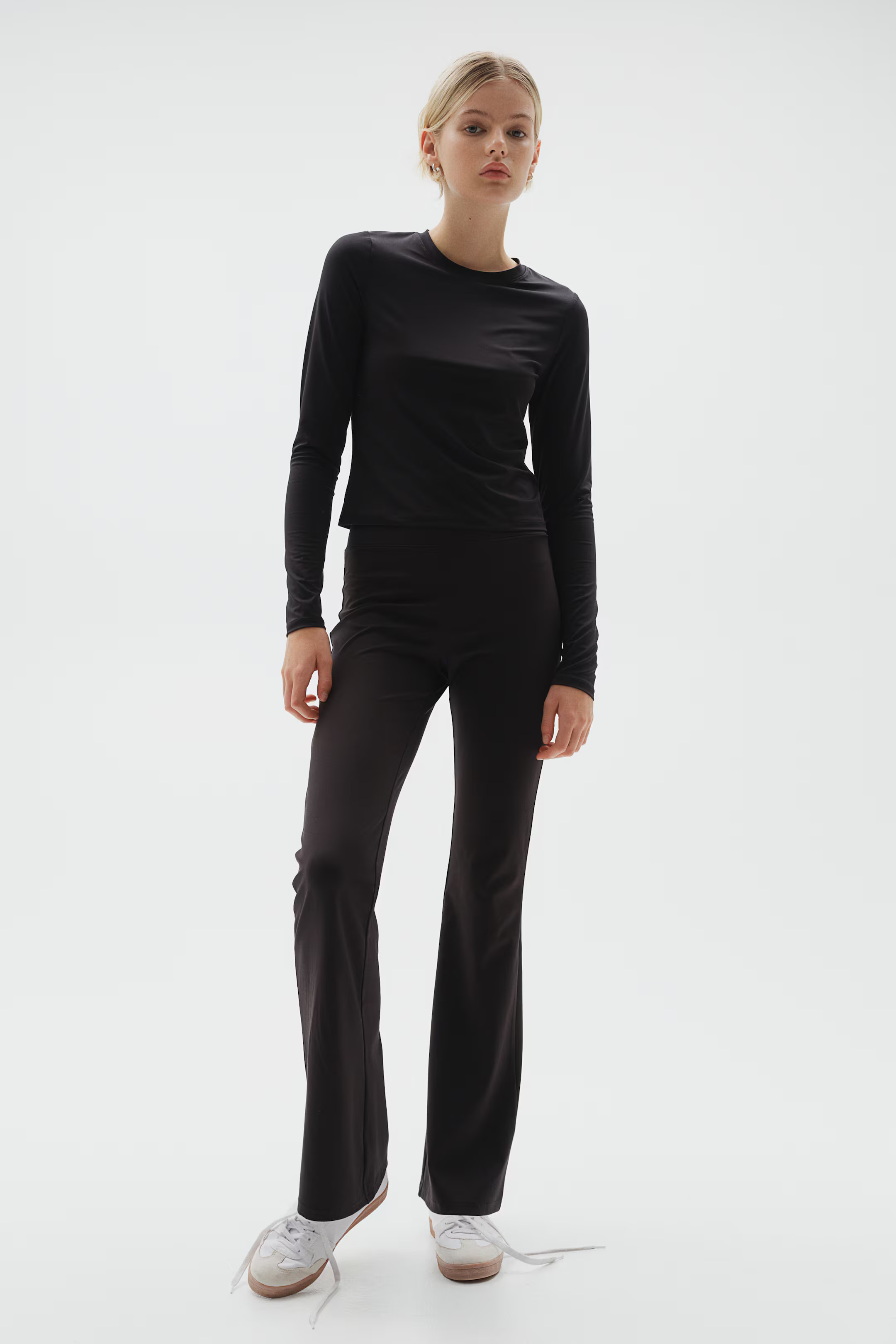 Top van microvezel met lange mouwen | H&M (DE, AT, CH, NL, FI)