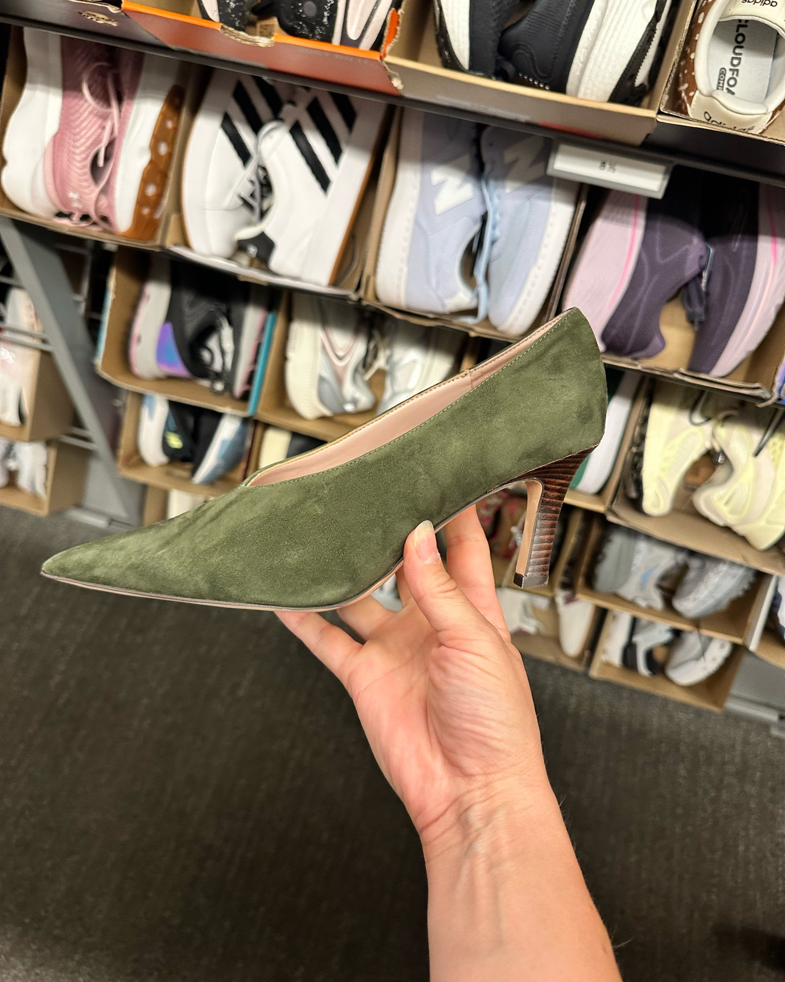 Nordstrom Rack ‘Clear the rack’ event, and I found my favorite fall shoes 👠 

One of the ways I pack my closet full of high-quality items at great cost is by shopping a season ahead. When companies have their seasonal sales, I typically think about what I wanna be wearing the next few seasons.

I found these beautiful suede heels my Favorite Daughter. The rich olive color is perfect for fall. ￼

#LTKSaleAlert