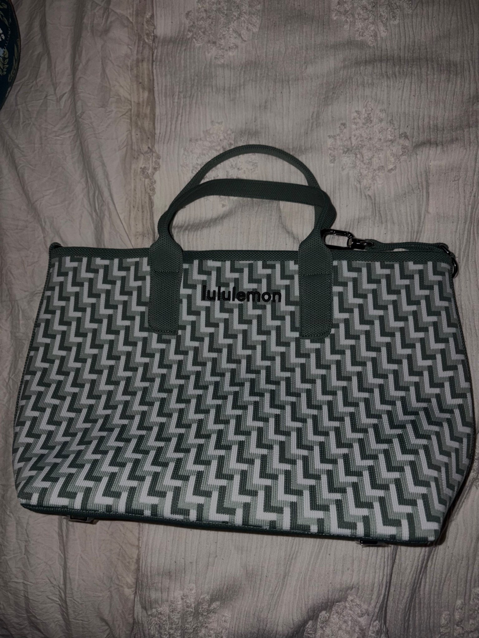 she’s stunning ✨