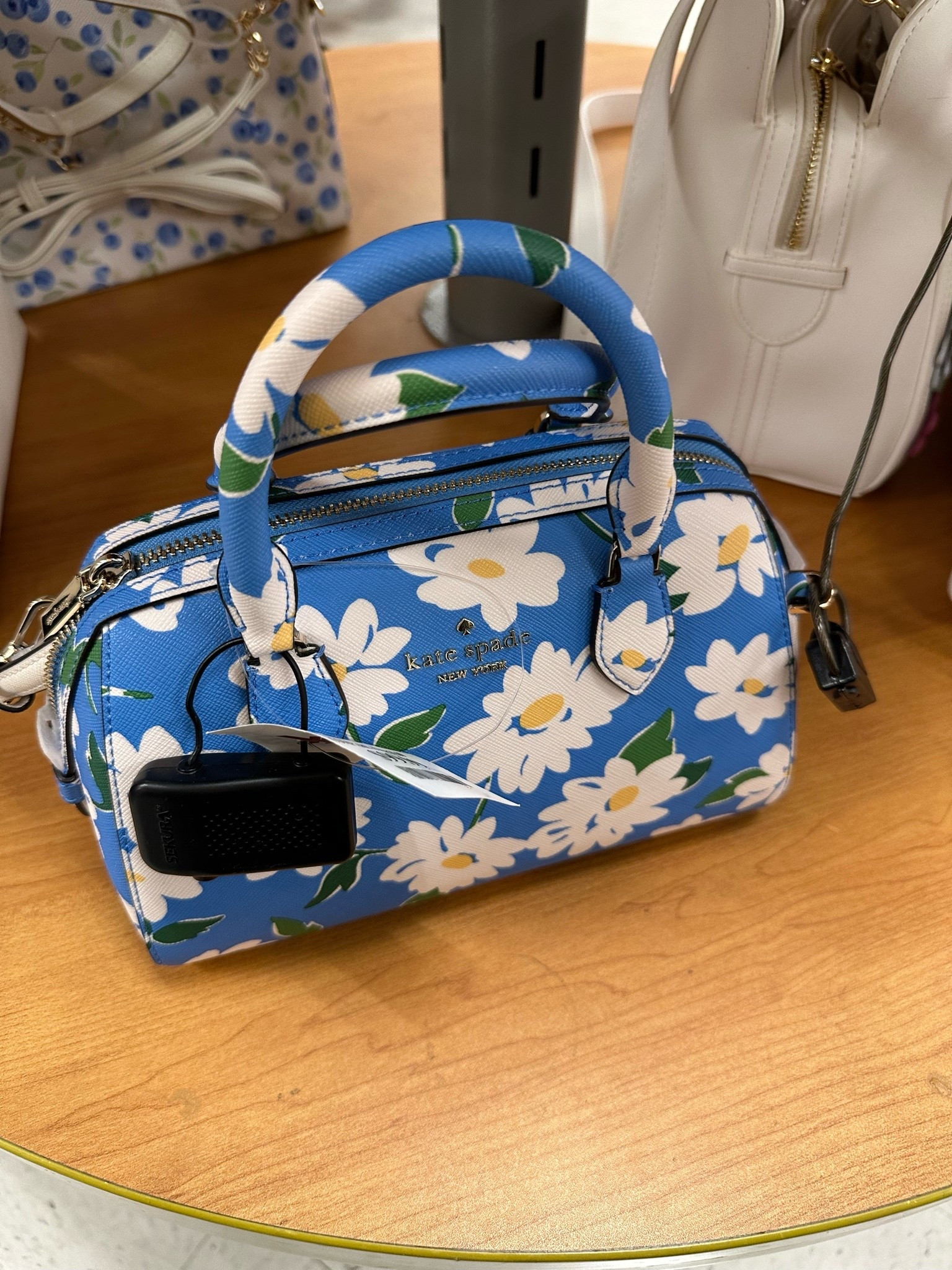 Cute @Kate Spade bag @TJ Maxx 
Found some on sale @Kate Spade @Macys and more!

#LTKSaleAlert #LTKOver40 #LTKTravel