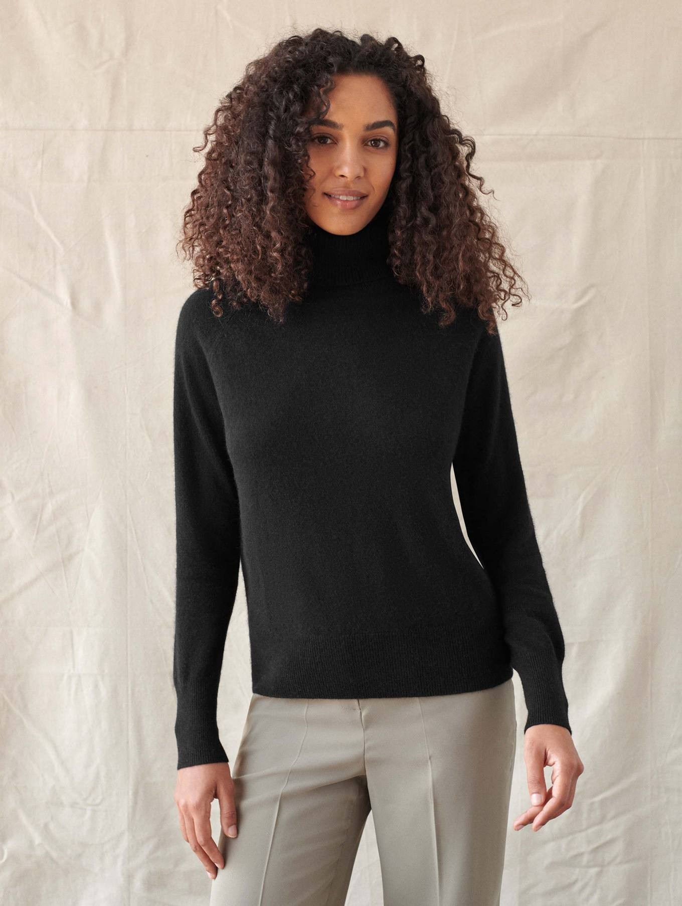 Essential Cashmere Turtleneck | White and Warren