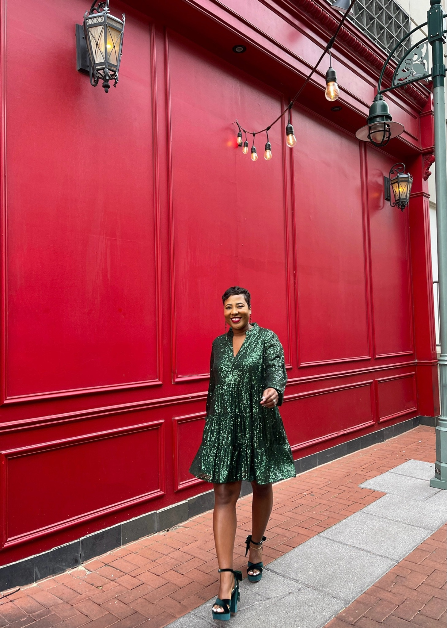 Green sequin dress great for the holiday seasonn


Holiday Dress 
Christmas outfit 
Christmas party
Holiday party

#LTKHoliday #LTKmidsize

#LTKSeasonal