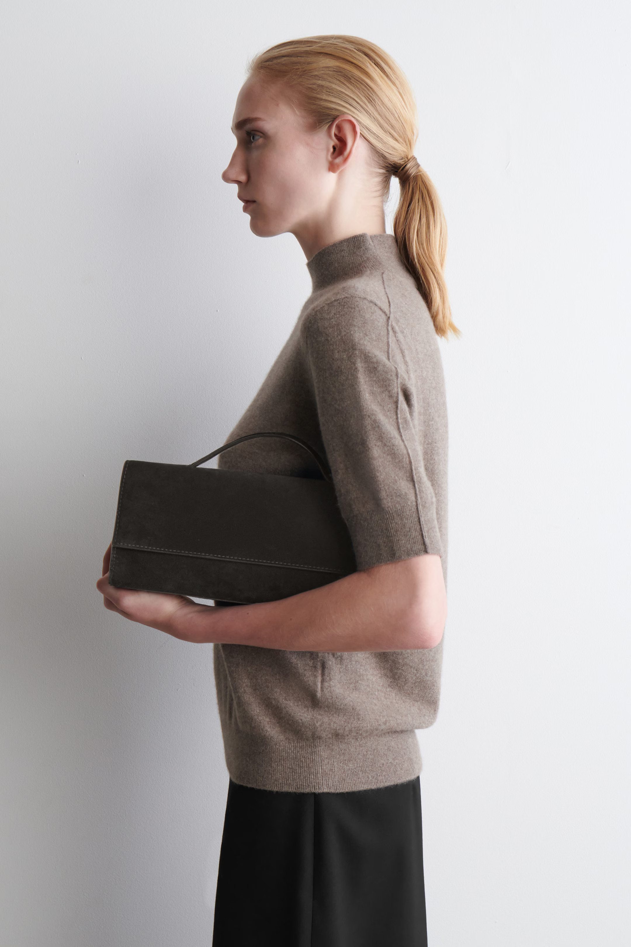 GALLERY CLUTCH BAG - SUEDE - DARK BROWN | COS | COS (EU)