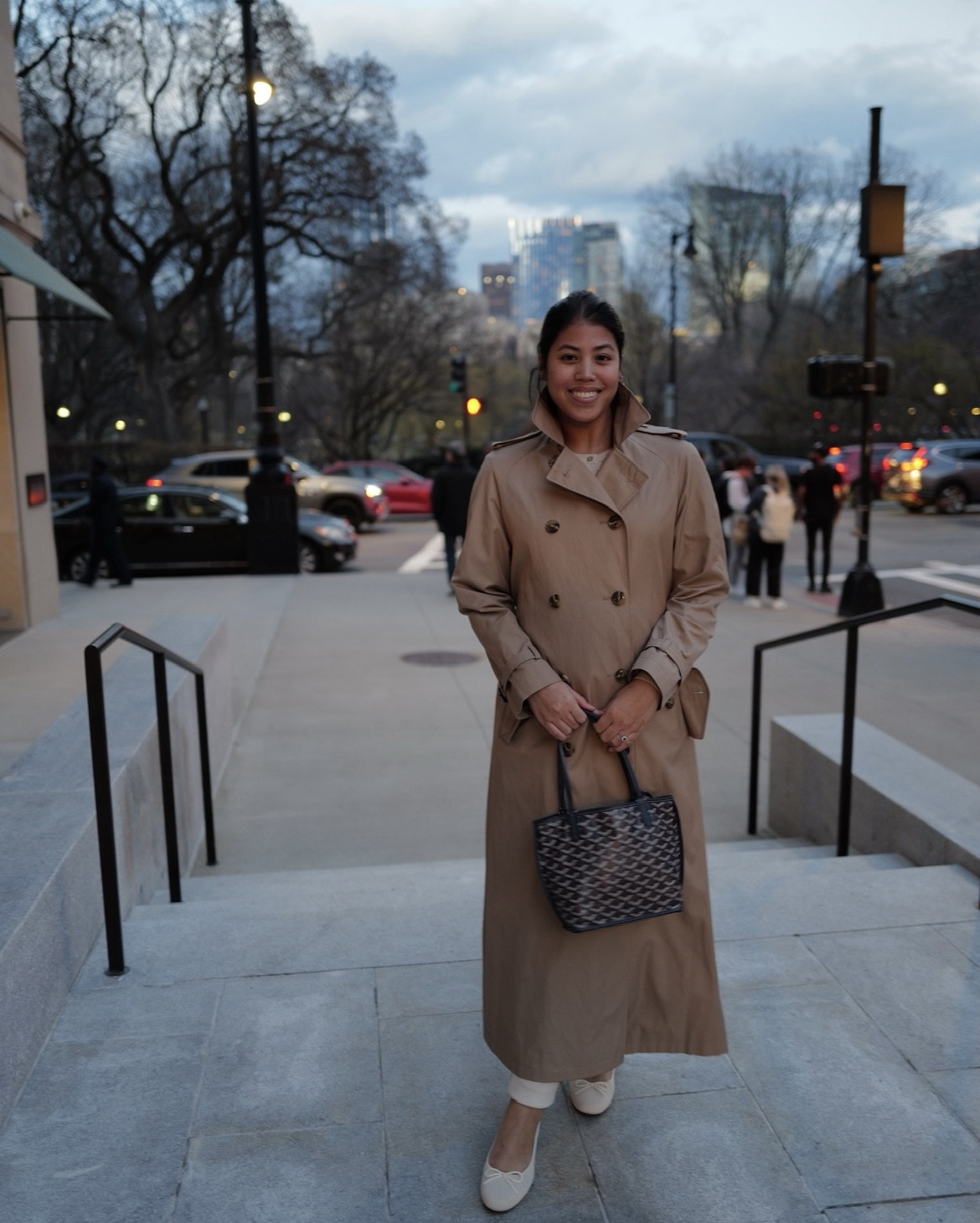 The #1 coat you need this spring season: a classic trench coat 🧥 it’s stylish and practical during rainy spring (April showers bring May flowers)!

With so many lengths and shades form beige to choose from, you can’t go wrong... a trench coat is timeless and flattering on all different body shapes, sizes, and skin tones.

I styled this Lauren Ralph Lauren beige double breasted trench coat with cream suede leggings and flats, and my navy Goyard Mini Anjou.

#goyard #ralphlauren #suedeleggings #balletflats #trenchcoat #springstyle #springfashion #springoutfits

#LTKstyletip #LTKSeasonal