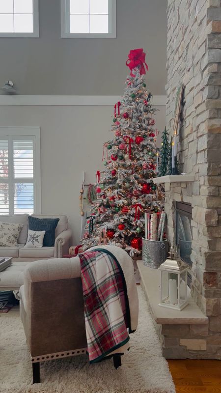 Cozy Christmas Livingroom Classic Christmas Tree 

#LTKSeasonal #LTKHoliday #LTKhome