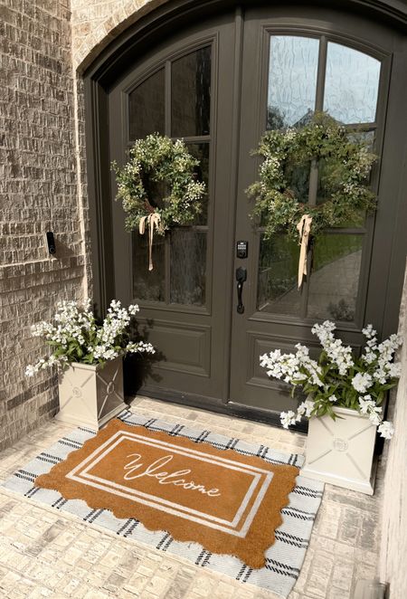 Freshen up your front porch decor! 

#LTKhome #LTKSeasonal #LTKfindsunder50