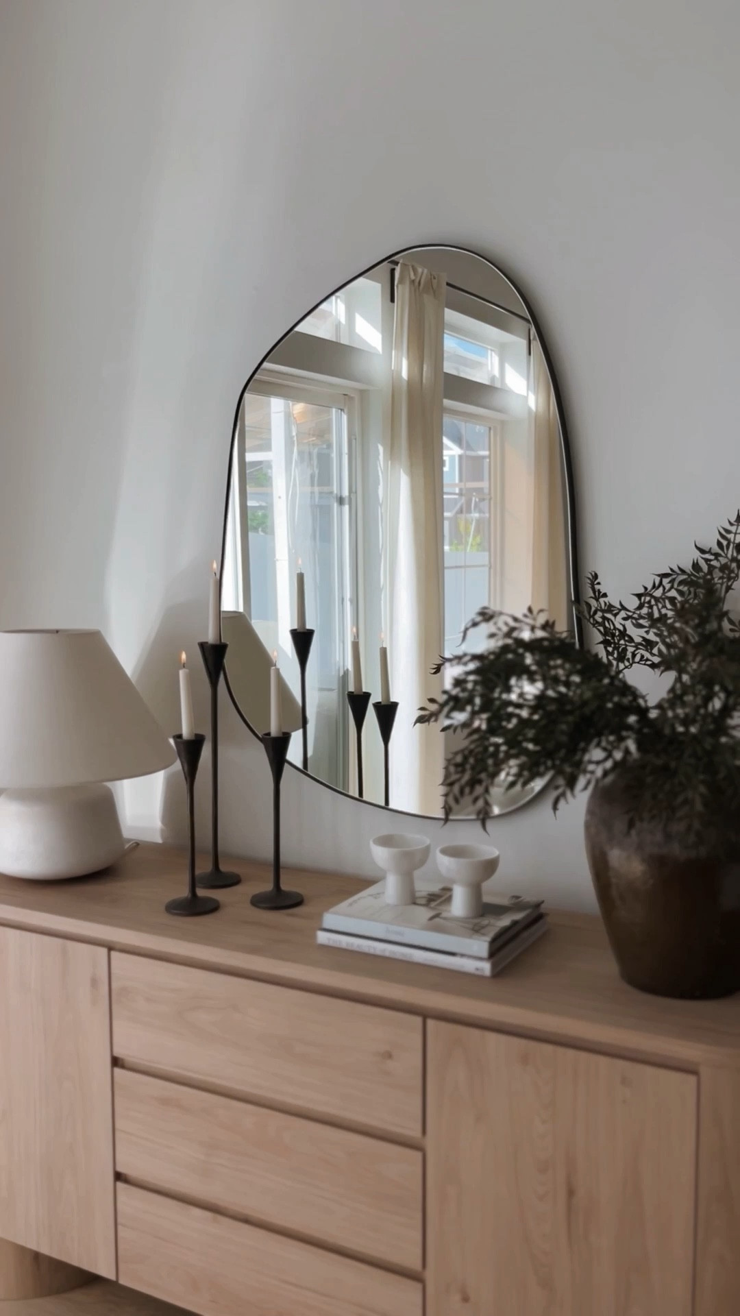 Switched up the mirror in my dining room to this beautiful asymmetrical one, this exact mirror is from ‘Ethnik Living’ called ‘AOrganik Mirror’ but the one I have linked is the same one as well! 🖤





#home #mirror #consoletable #decor #modern #organic #moody #interior #styling #diningroom #livingroom #kitchen #bedroom #bathroom #lamp #amazon #finds

#LTKHome #LTKStyleTip