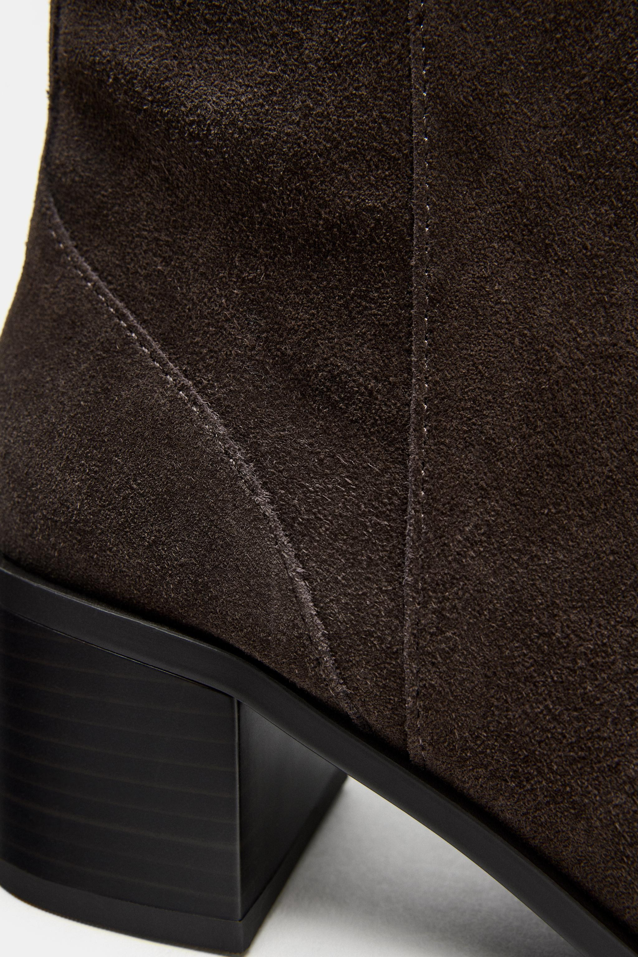 STIEFELETTE AUS VELOURSLEDER MIT BLOCKABSATZ | Zara DE