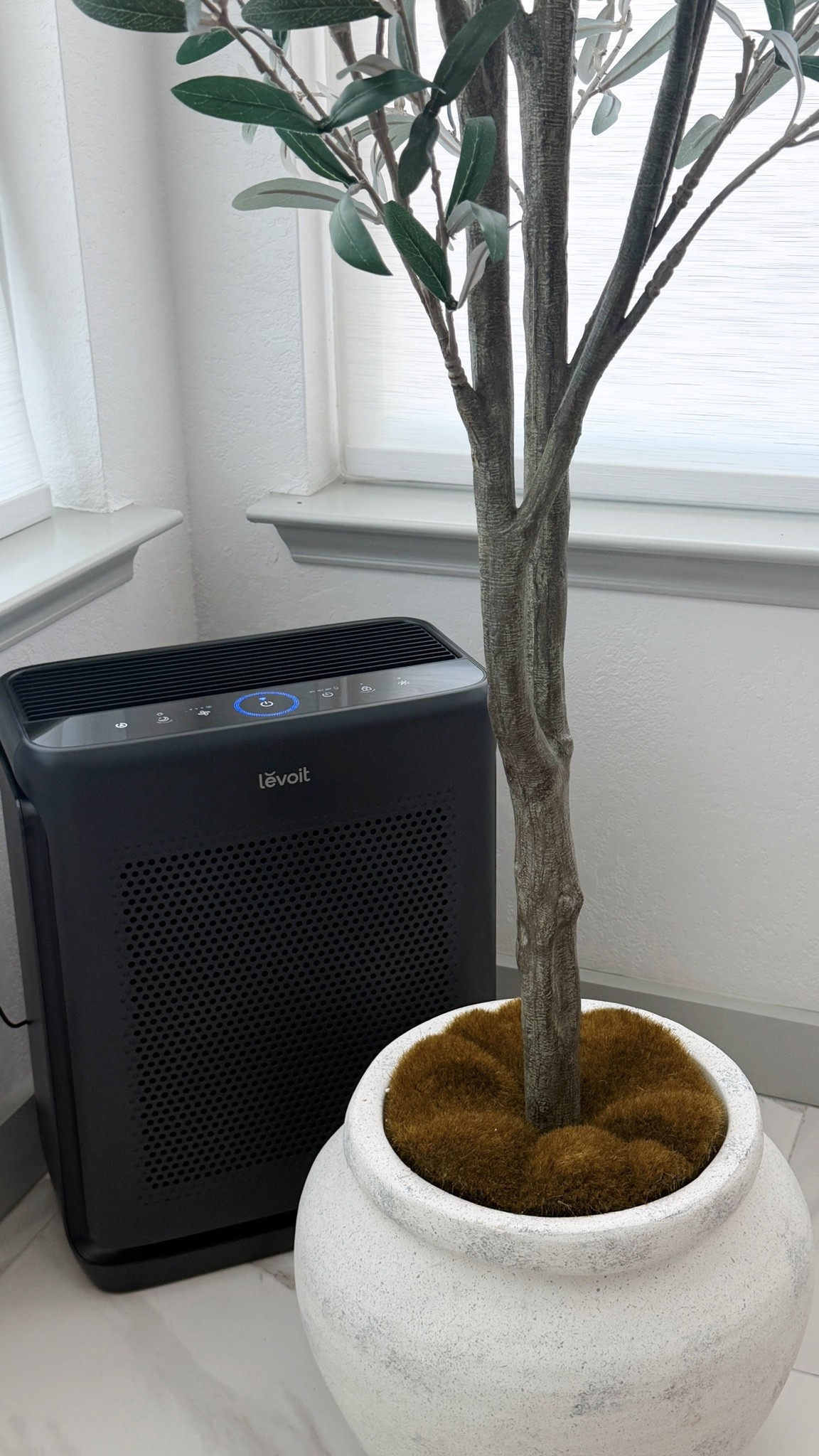 @Levoit Air Purifier- Cleaner air, happier home 🙌
• Fresher air
• Helps with airborne allergens
• Quiet & effective 
.
.
.
.