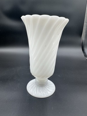 E. O. Brody Co MJ-52 9" Milk Glass Swirl Vase Cleveland, OH | eBay US