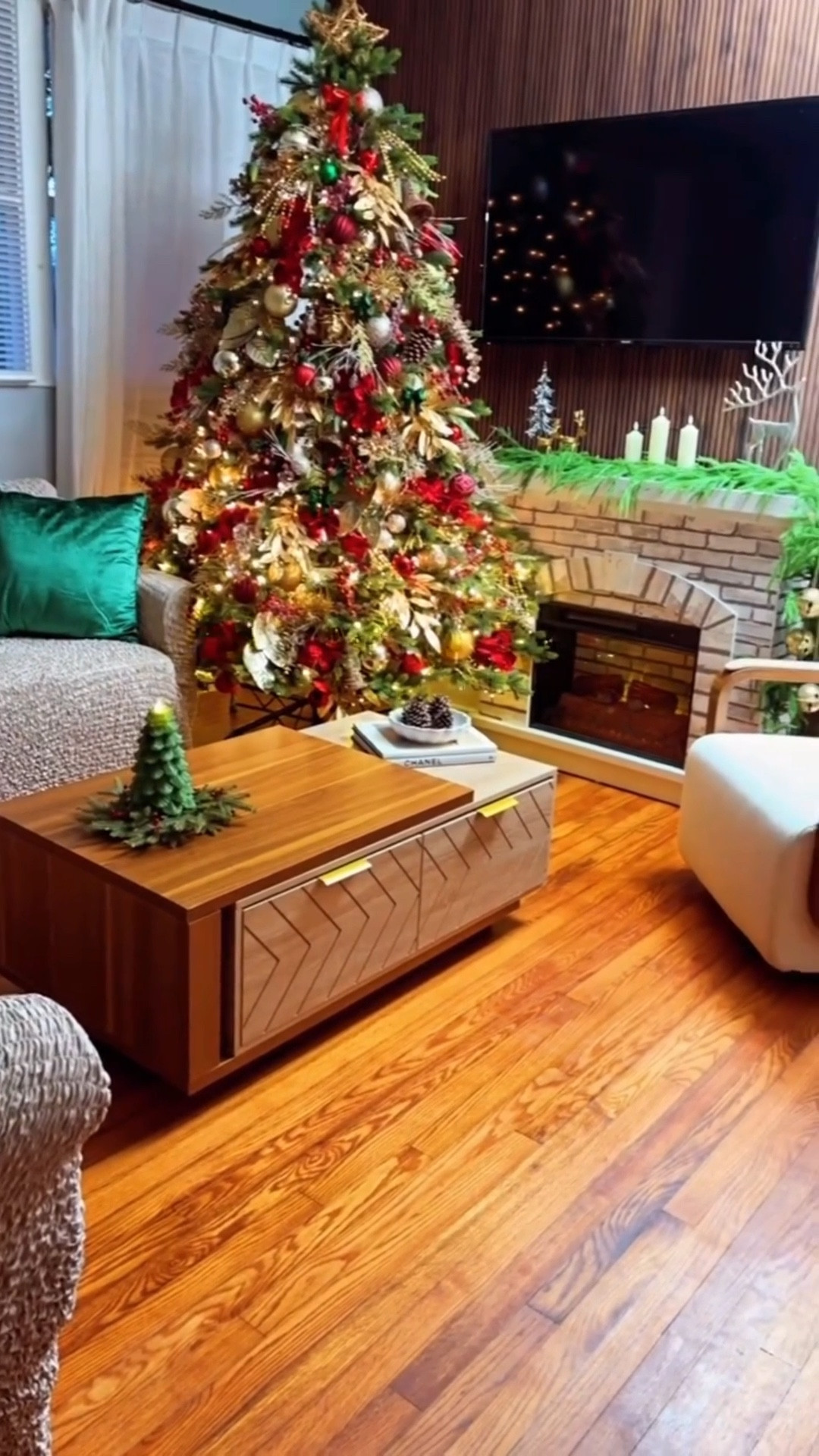 This is truly my dream coffee table 🤍
I love its modern and minimalist design — the fluted drawer fronts and back details make it stand out beautifully. It completely transformed my living room, adding a touch of elegance and warmth. And the best part? It’s super affordable! 

CODE: YAMELCode: JANS (18% off, valid until Dec. 30 and works for most products.)

Link: https://bit.ly/418b3MZ

#tribesigns @tribesigns_global and add @tribesigns_global 

#AmazonHome #ModernDecor #CoffeeTableGoals #HomeStyle #LivingRoomInspo