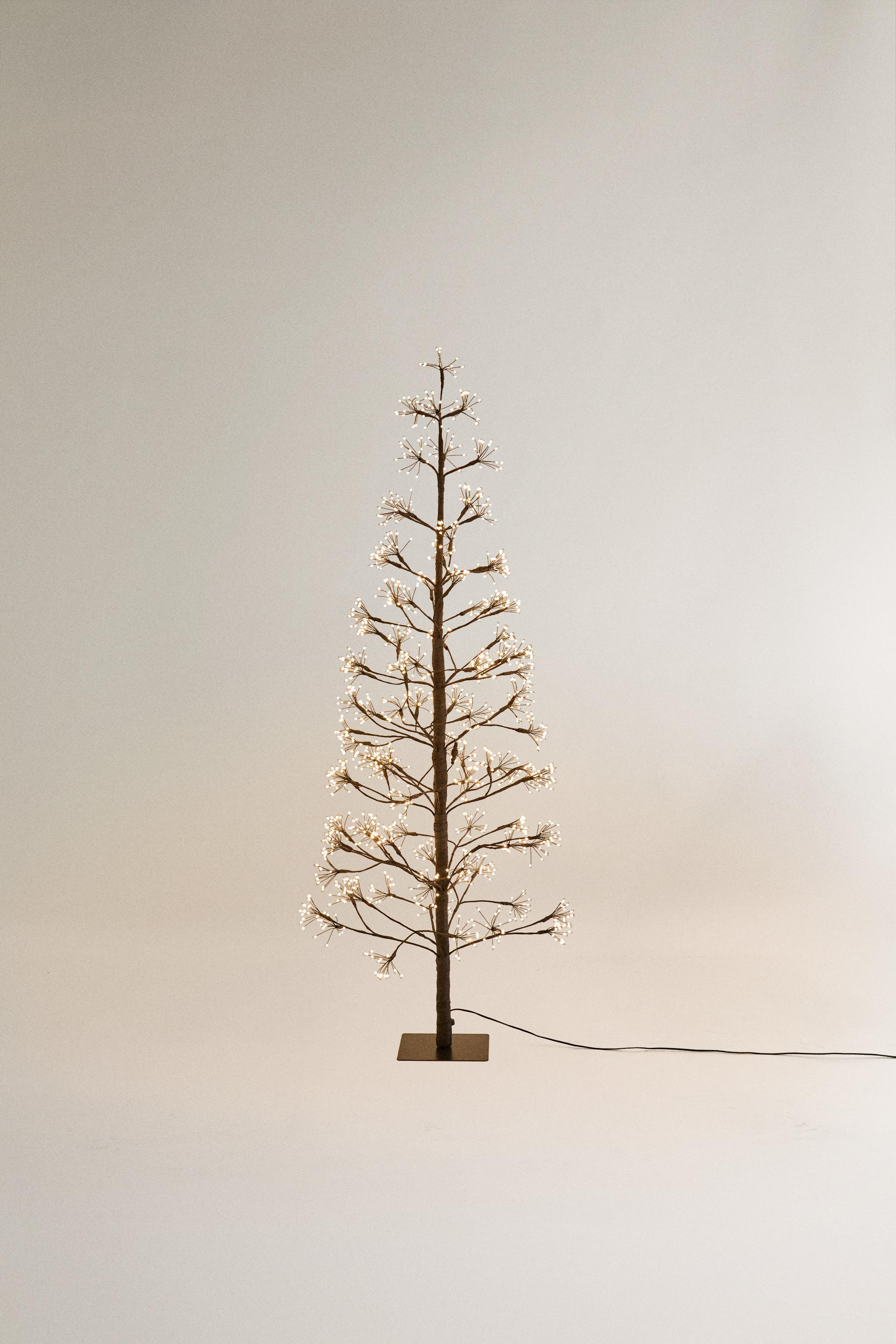 LED LIGHT CHRISTMAS TREE (59.1") | Zara US