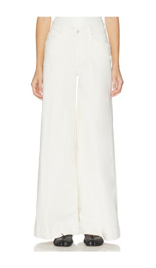 MOTHER The Mid Rise Headliner Sneak Jeans in Cream. - size 29 | Revolve Clothing (Global)