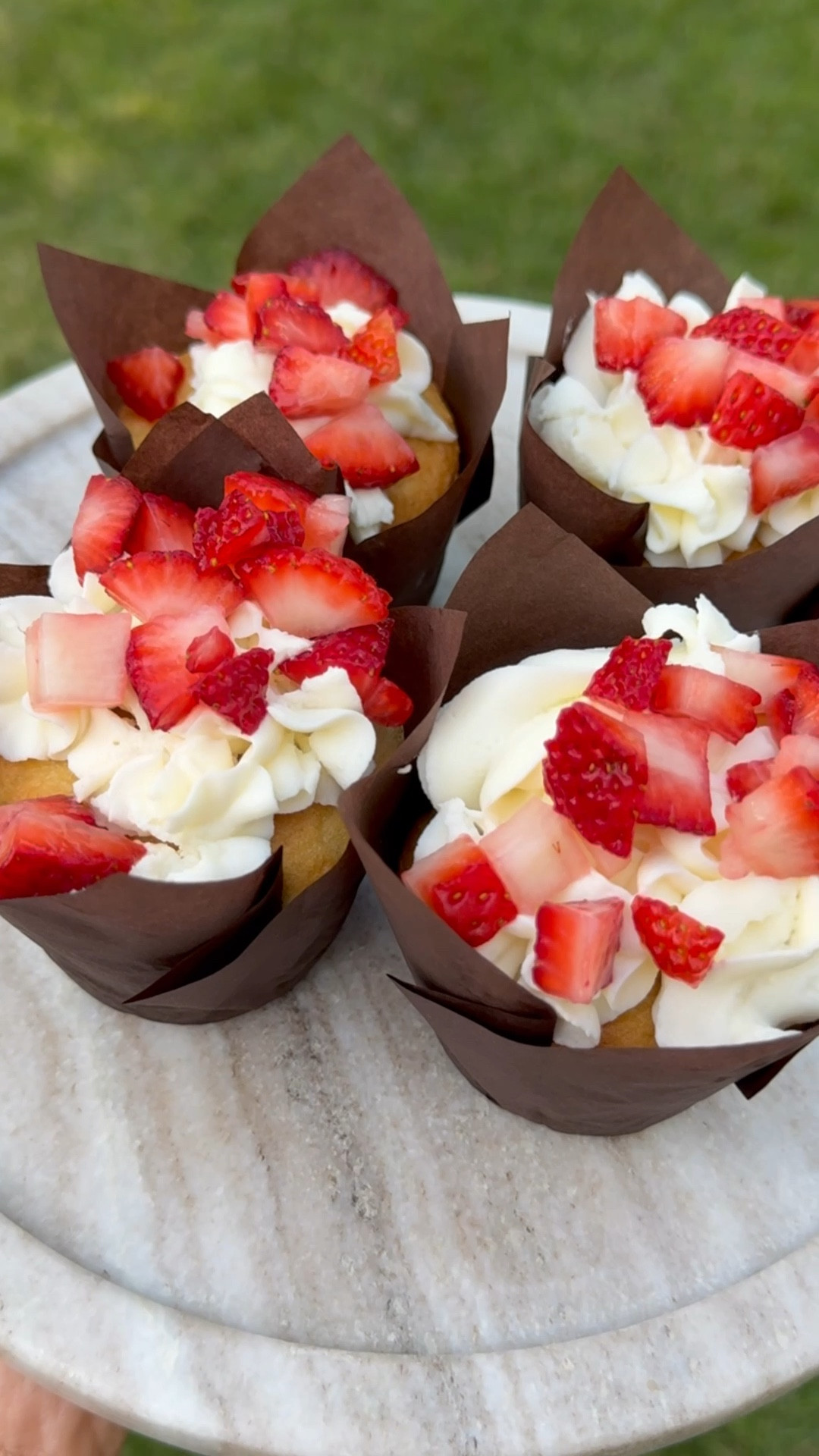 🍴Yes, She bakes too!  These cupcakes🧁are the perfect, refreshing after-dinner treat to serve at your next brunch or dinner party this Summer. I love hosting and for me that means ✨ presentation ✨ is everything - how elegant are the cupcake holders and marble serving platter?

#LTKHome #LTKFamily #LTKSummerEdit