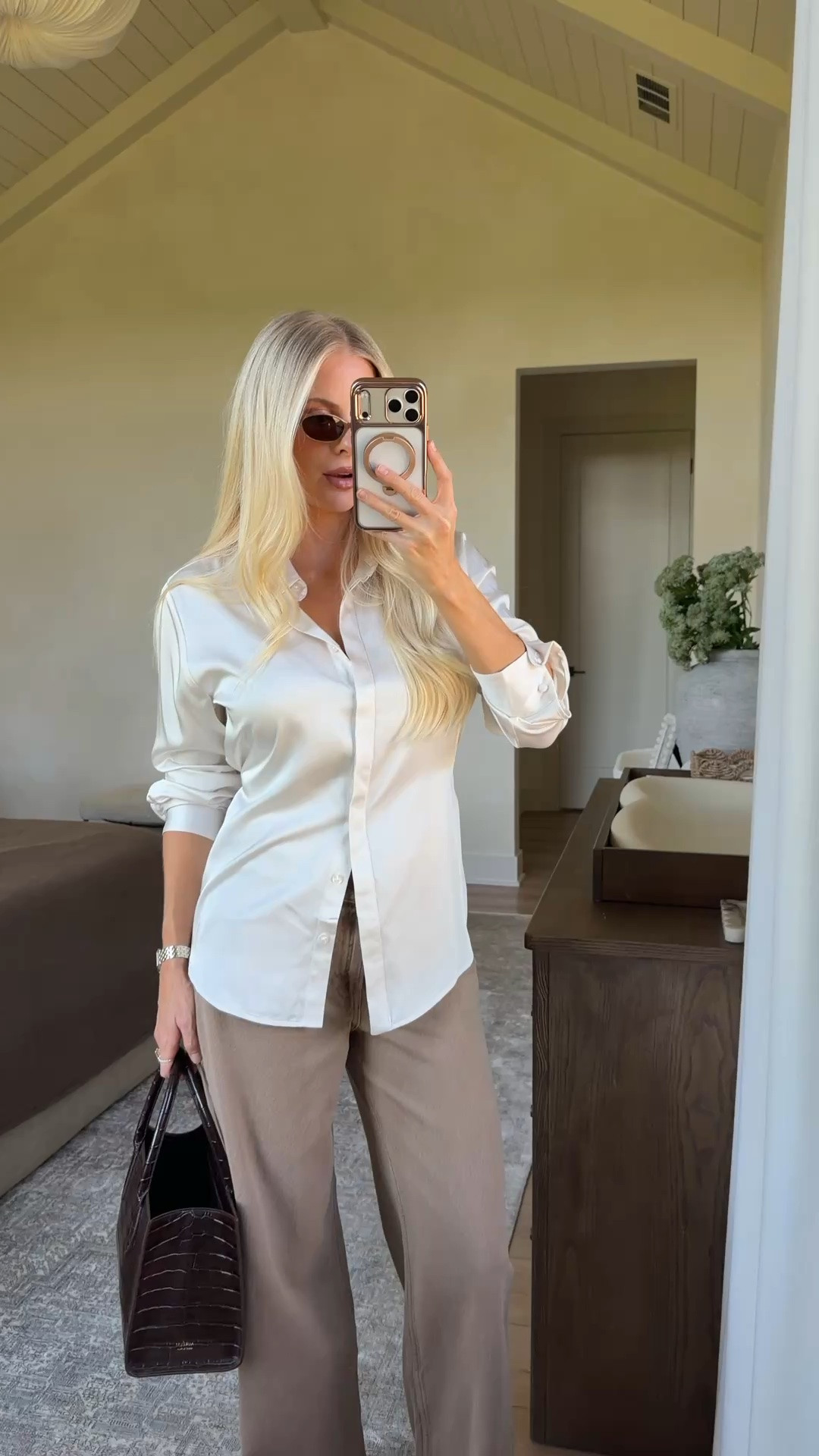 SIZE: med in top, 28 reg in jeans!#kathleenpost #abercrombiepartner @abercrombie

Fall outfit inspo, fall fashion, Abercrombie fall haul, casual chic dinner look
