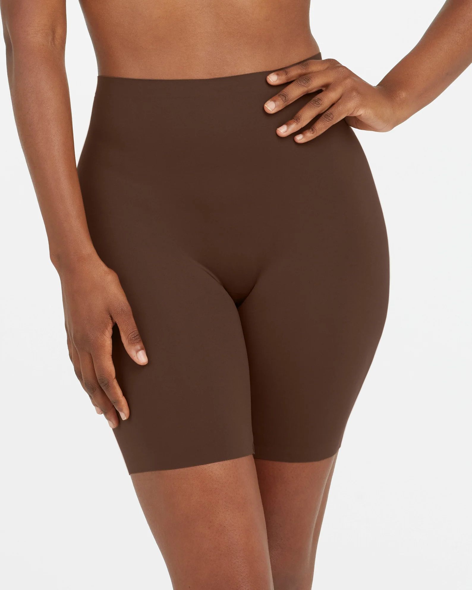 Fit-to-You Superlight Smoothing Mid-Thigh Short | Spanx