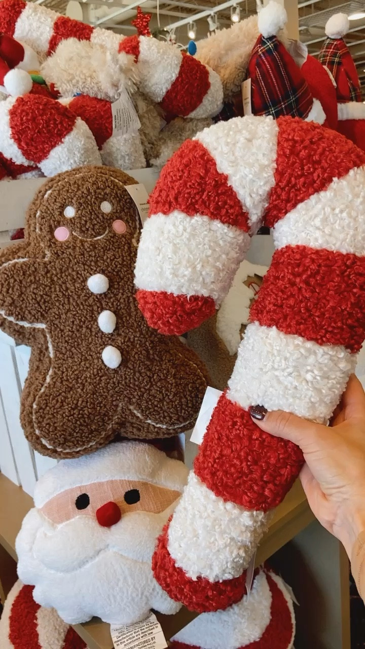 These Kirkland’s Pillows are even better in person! 

Christmas Decor
Pottery Barn Dupe
Gingerbread Pillow 

#LTKHoliday #LTKSeasonal #LTKfindsunder50
