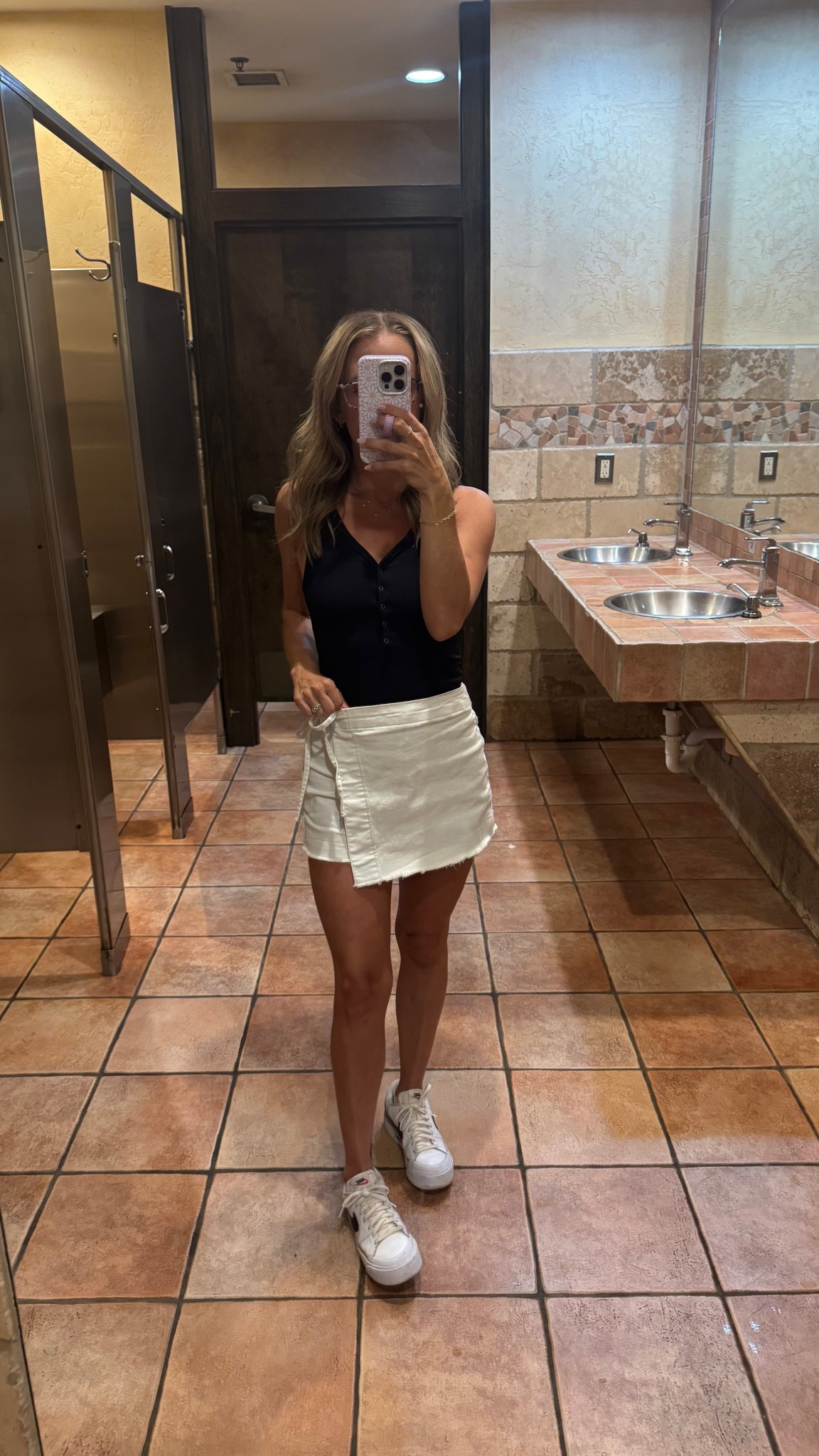 Top Golf outfit inspo ⛳️🤍

Skort | Bodysuit | Nike Legacy Lift | Golf Outfit

Come Stay Awhile, Amanda Vernaci

#LTKStyleTip #LTKPetite