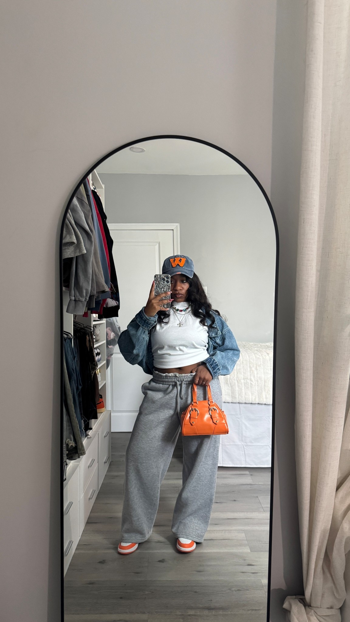 Sadly I can’t find the bag but everything else is linked 🧡

Top:S
Sweatpants: S 
Jacket: M

#LTKStyleTip #LTKShoeCrush #LTKSeasonal