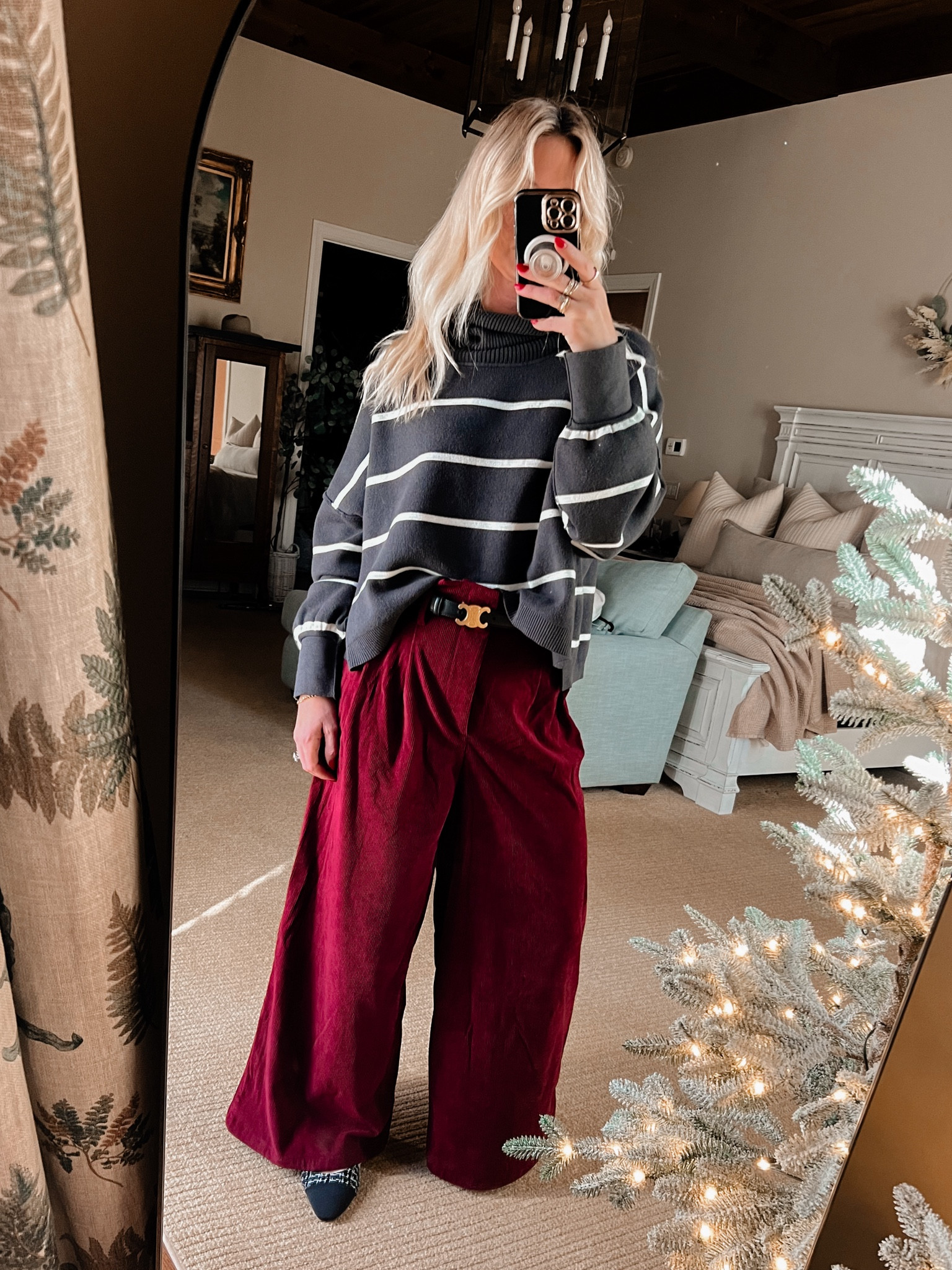 These corduroy pants! I’m in love. They come in a tan color too!! Also this sweater ❤️ it’s oversized but I sized up to medium for even more oversized fit  

#LTKHoliday #LTKfindsunder100 #LTKSeasonal