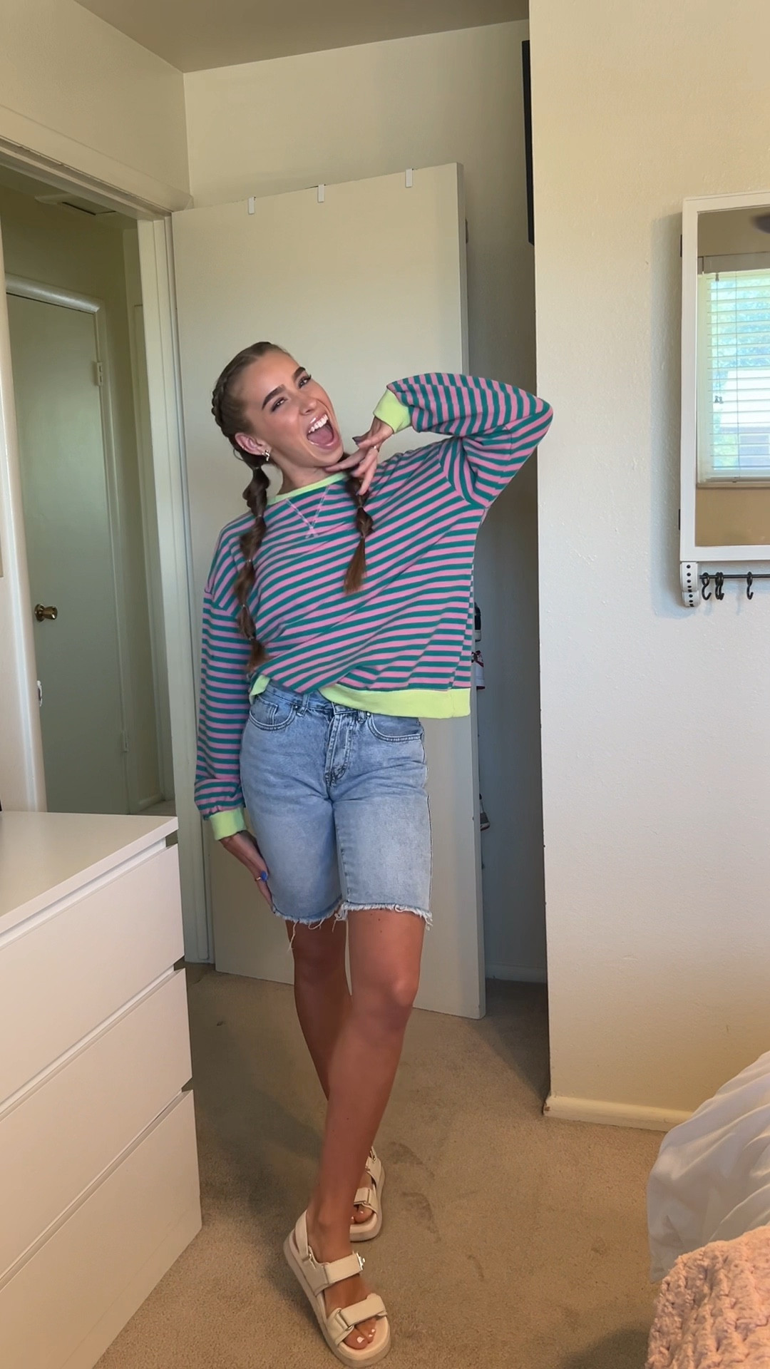 The best crew neck for summer!! I am obsessed and could wear it literally every day👀 comes in 13 colors and it’s taking everything in me not to order every single one!! 

#amazonfind #amazonfashion #amazonclothes #affordablefashion #outfitinspo #summeroutfitinspo #outfitidea #outfitideas #summeroutfitidea #crewneckoutfit #workoutfit #sandals

#LTKStyleTip #LTKFindsUnder50 #LTKVideo