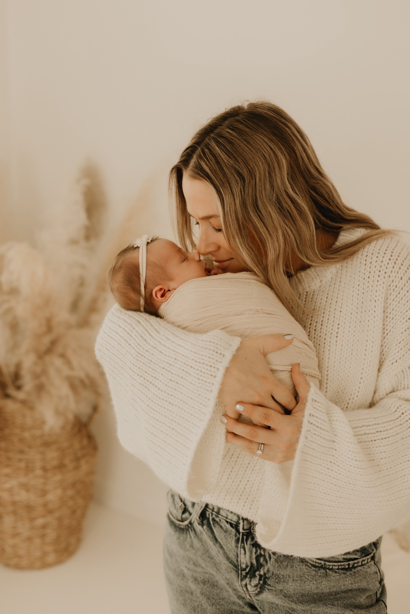 Lightweight chunky knit sweater cream color multi seasonal! Swearing S ivory soft sweater 

#LTKBaby #LTKmomlife #LTKdayinmylife