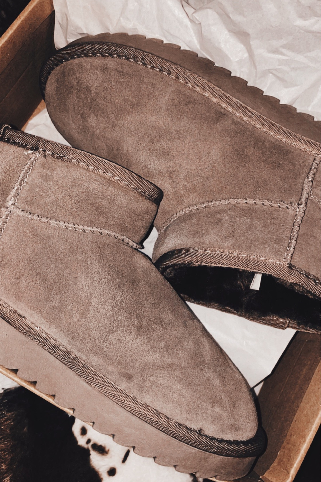 Ultra mini ugg dupes

#LTKFind #LTKunder100 #LTKstyletip