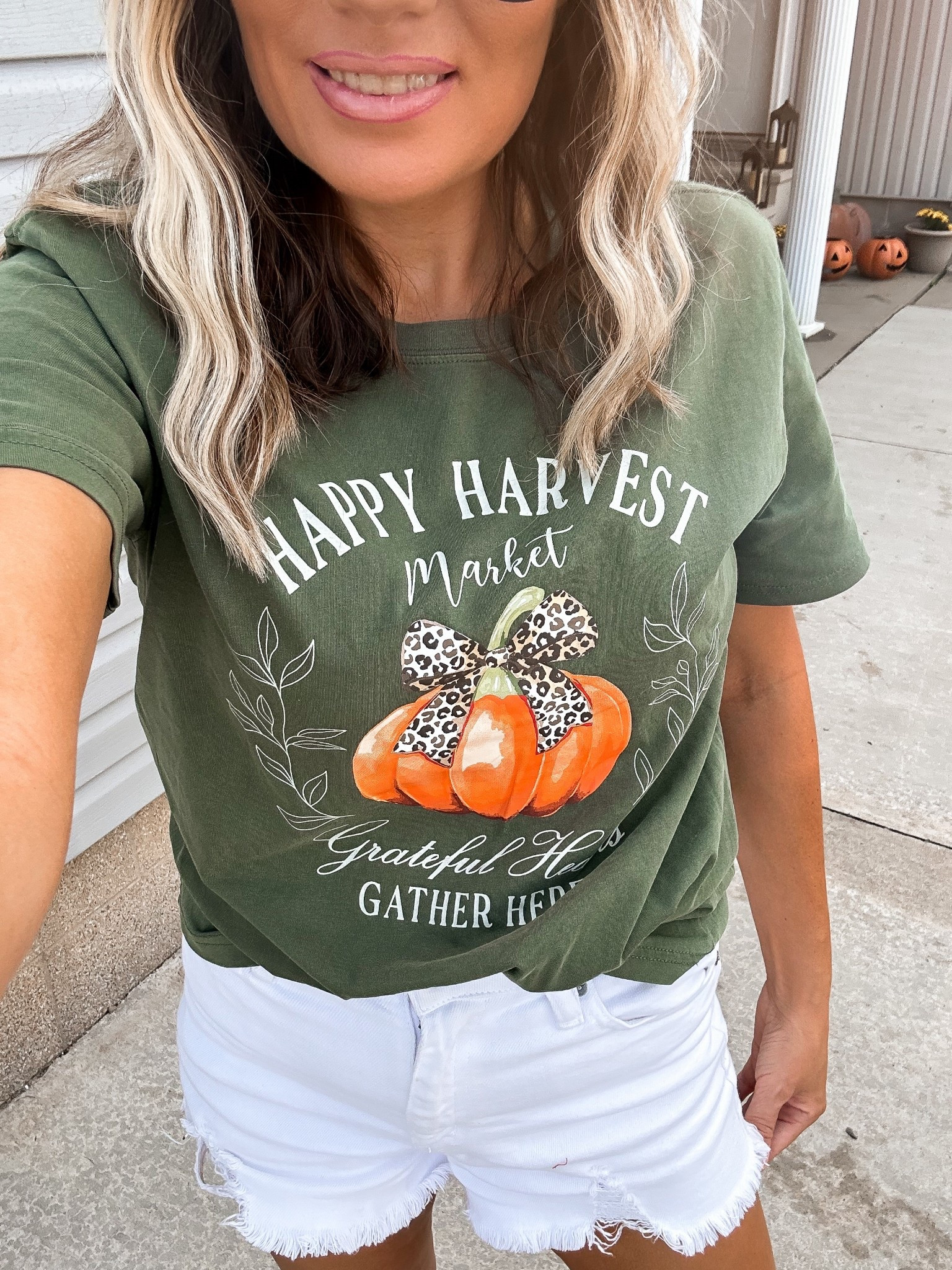 Graphic tee under $10

#LTKSeasonal #LTKPetite