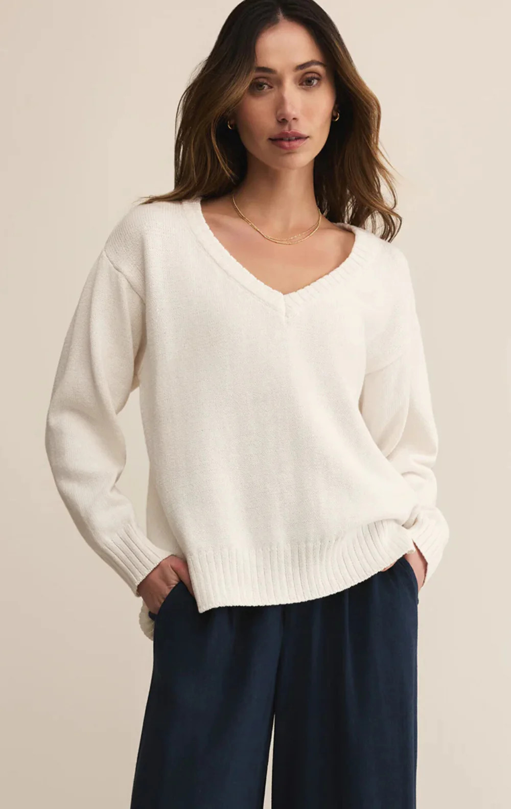 Z Supply All Around V-Neck Sweater - White | Ama La Vita
