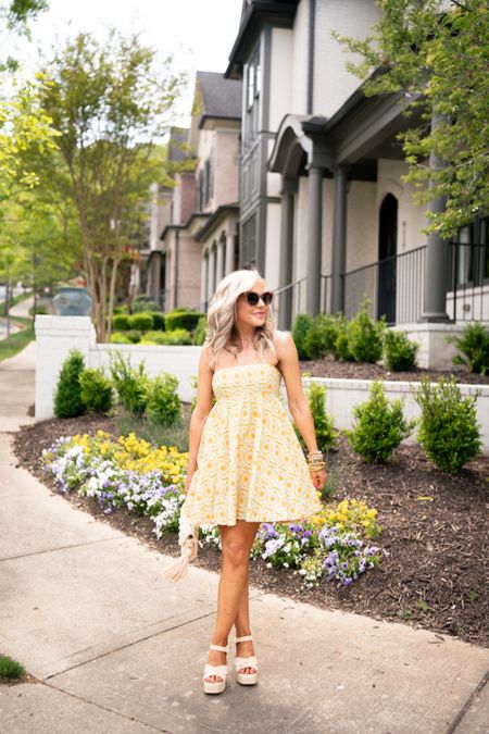 strolling in the summertime heat with this adorable little mini!! under $150 in 5 prints and runs TTS/wearing XS


#LTKover40 #LTKstyletip #LTKSeasonal