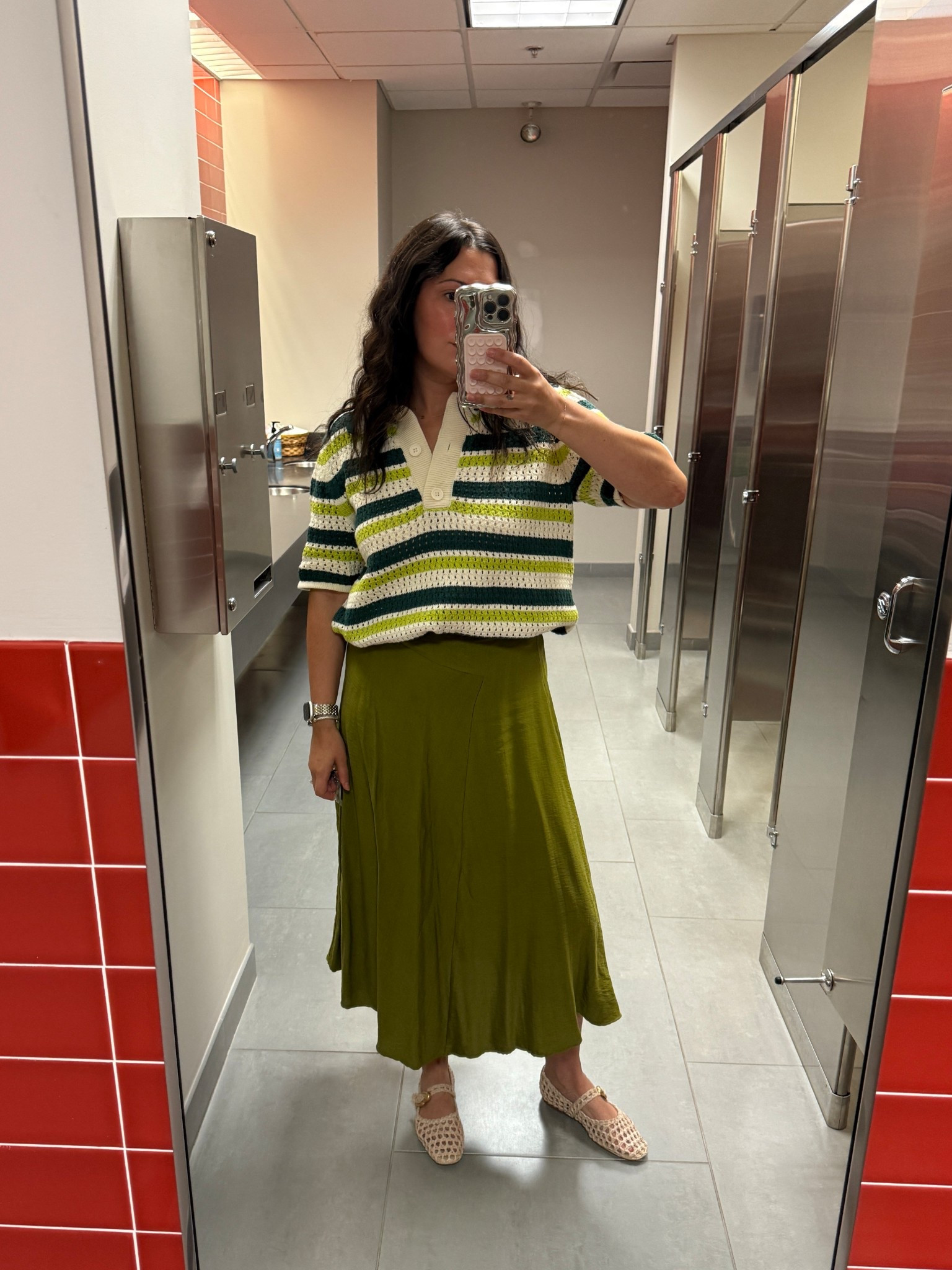 Another day at the office! The corporate bathroom tiles really making the green pop 😂 


#LTKSeasonal #LTKShoeCrush #LTKWorkwear