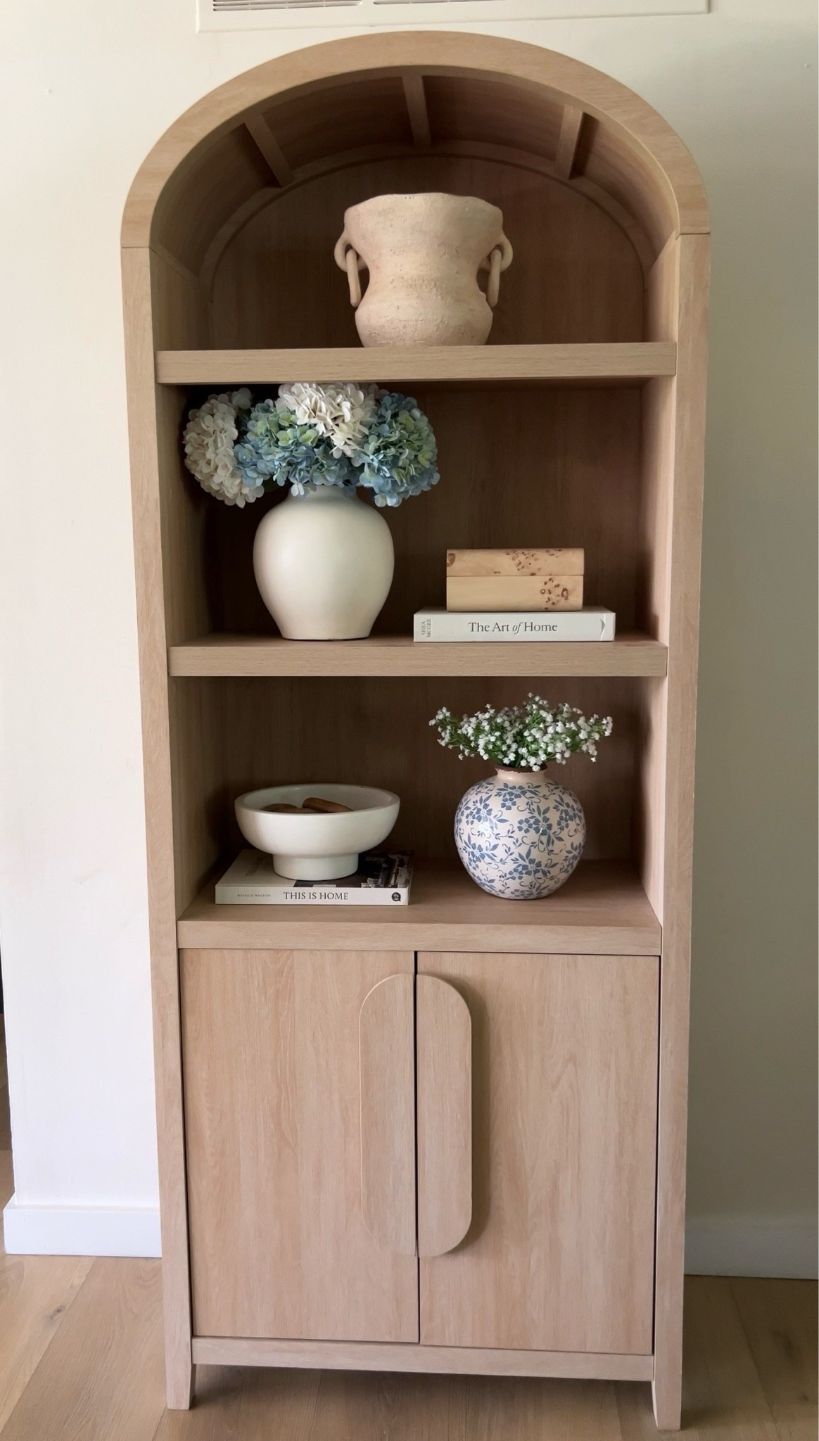My favorite arched bookcase

#LTKHome #LTKSeasonal