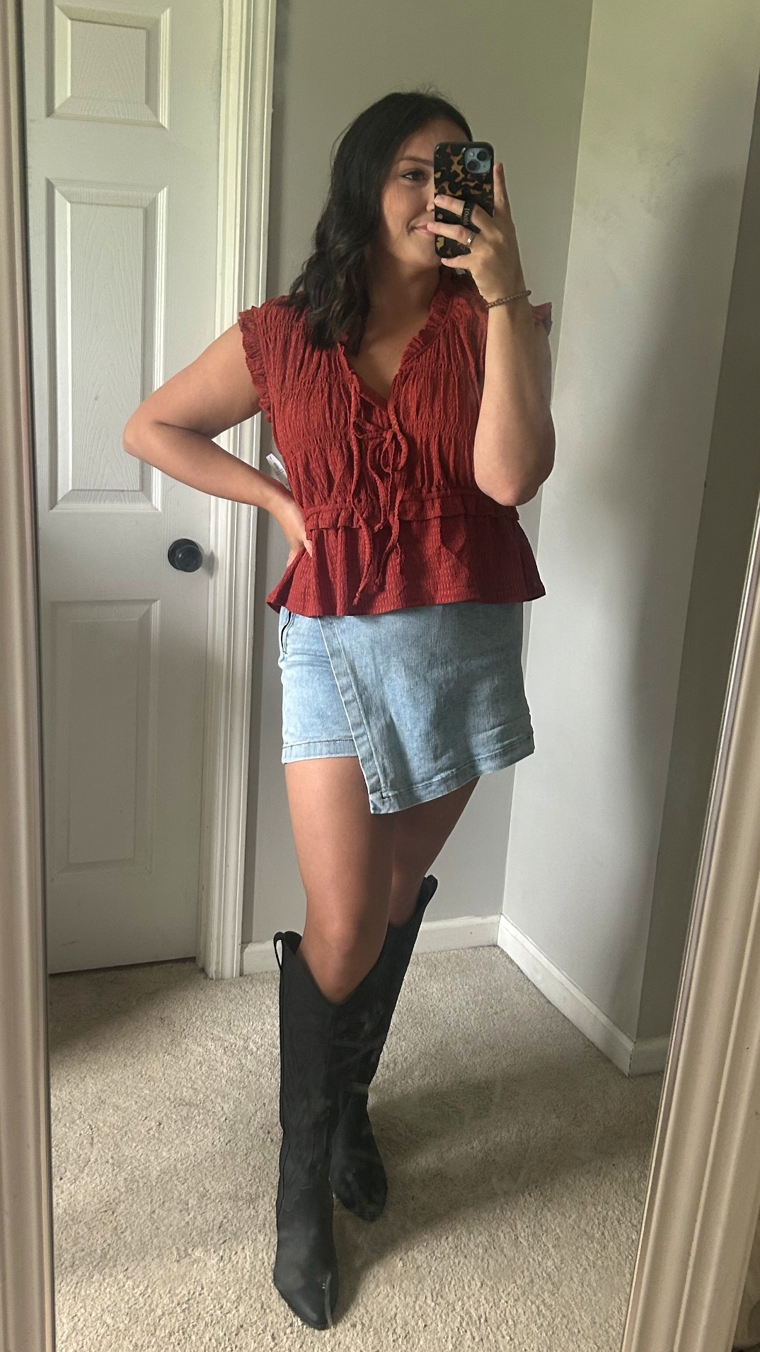 This Walmart top is everything for the fall!! So cute and really comfortable!! This was one of my concert outfit options!! 

#LTKStyleTip #LTKMidsize #LTKTall