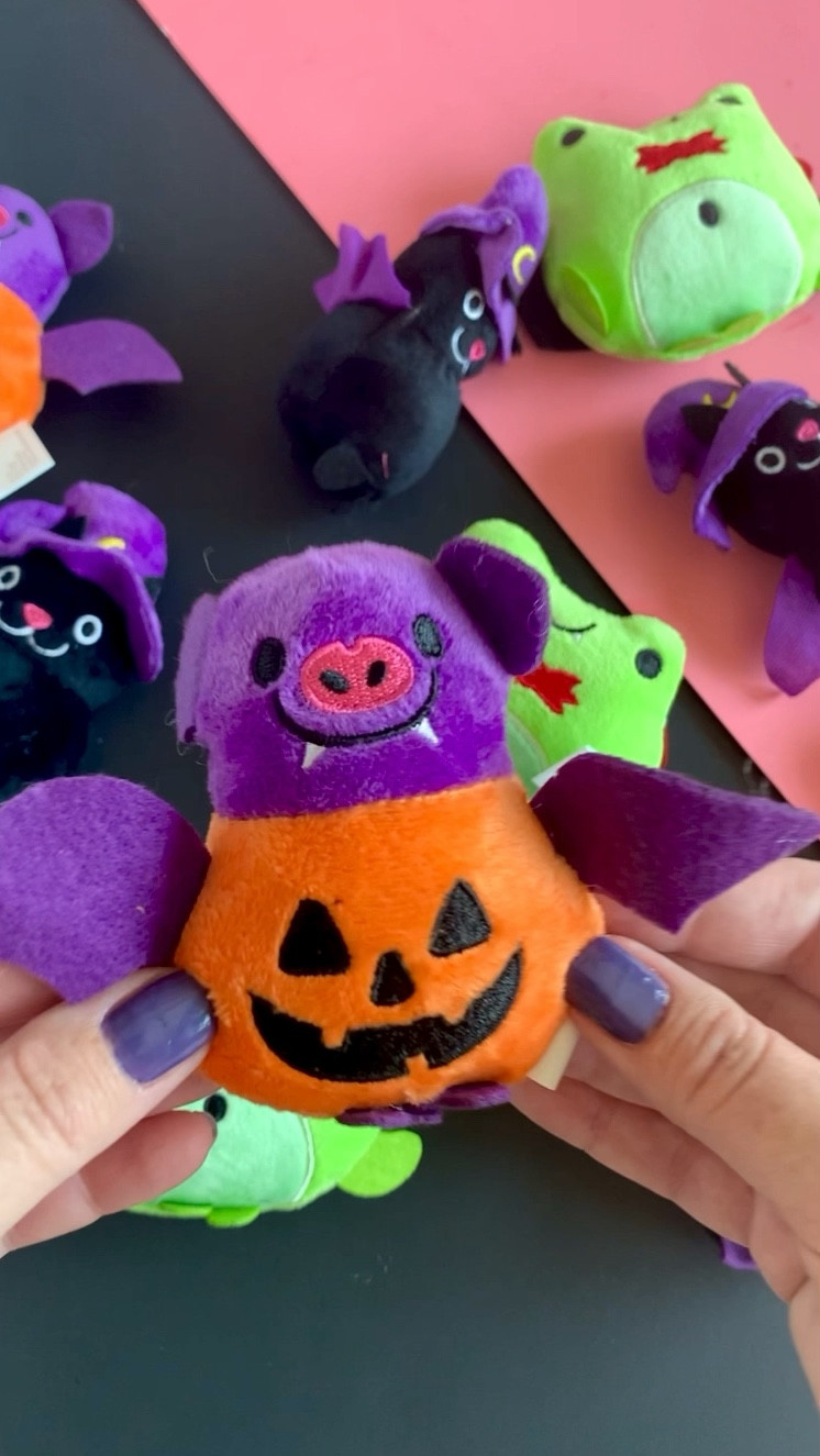  Trick-or-treaters, get ready for the best Halloween loot ever!  Oriental Trading has the most epic selection of handouts that will make every kid's night extra special. From spooky toys to sweet treats, they've got everything you need to be the coolest house on the block!
