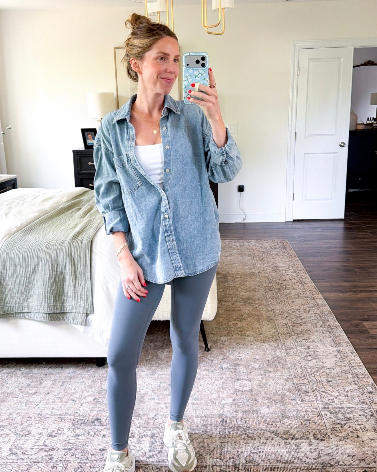 OOTD | 04.08.2026 (wearing small in den shirt) 