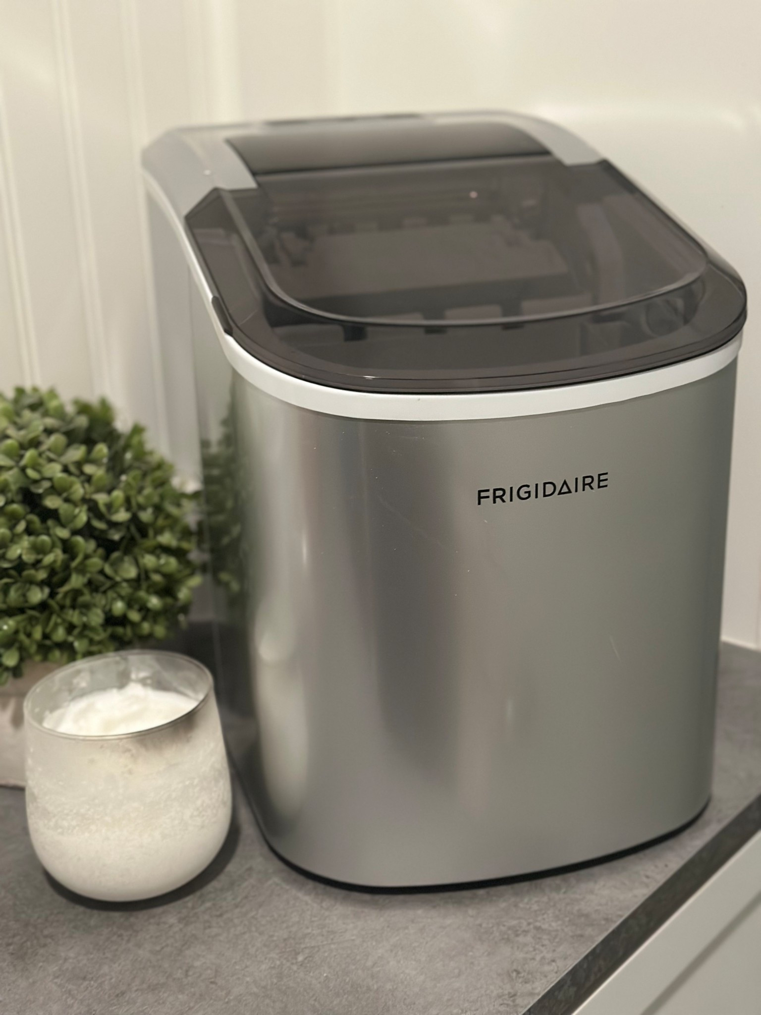 Have had this ice maker for 2 years now and it works amazing 

#LTKFamily #LTKGiftGuide #LTKHome