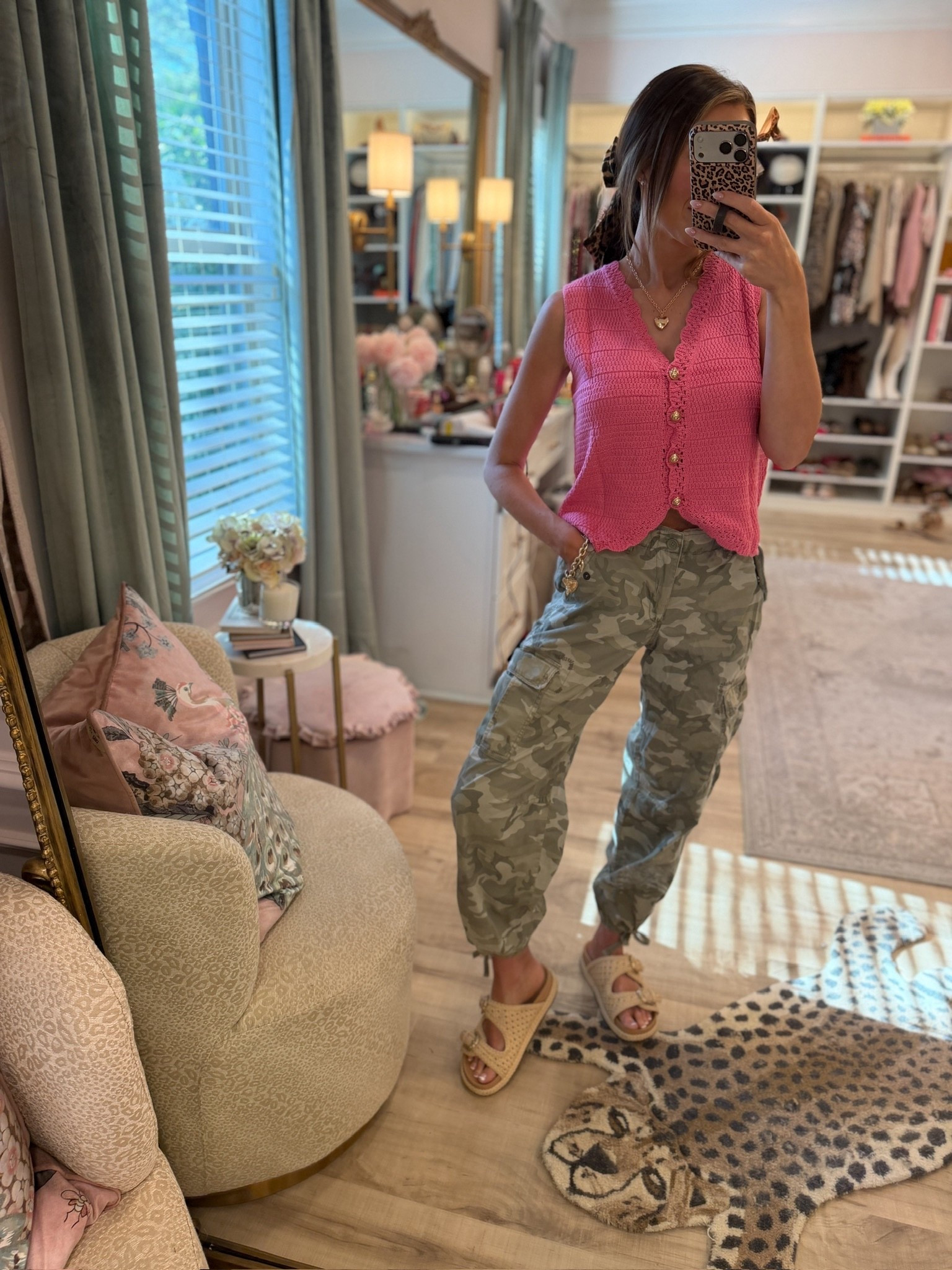 Love these camo cargos from Abercrombie! 

#LTKootd