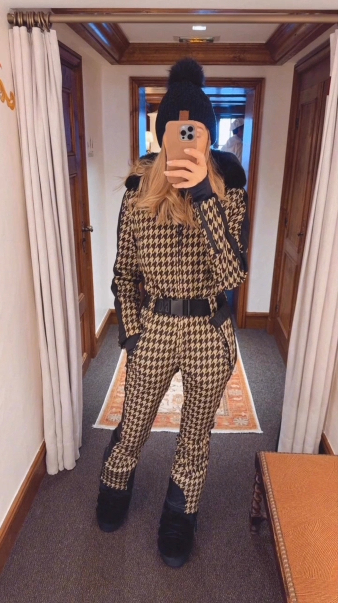 Perfect ski outfit and winter outfit! This jumpsuits it’s beautiful and the quality it’s amazing! Fits true to size and I’m wearing size small 

#LTKU #LTKSeasonal #LTKStyleTip