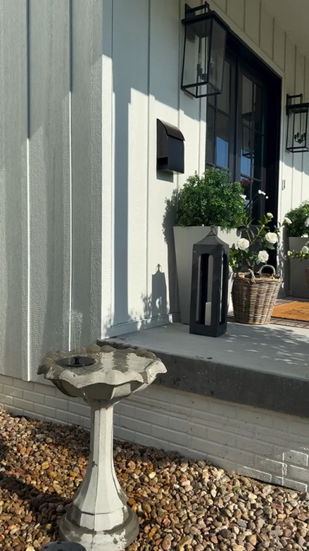 Sharing our outdoor spaces.  I added side tables from @veradek to our front porch that have storage and look great.  All my planters are @veradek brand.  I have had some of the planters for years and they still look brand new!  This year I did a combo of real and fake flowers for the pots. 

As always if you’d like a link comment SHOP.

#whitehouse #homedecorating #frontporchdecor #flowerpots #gardenideas