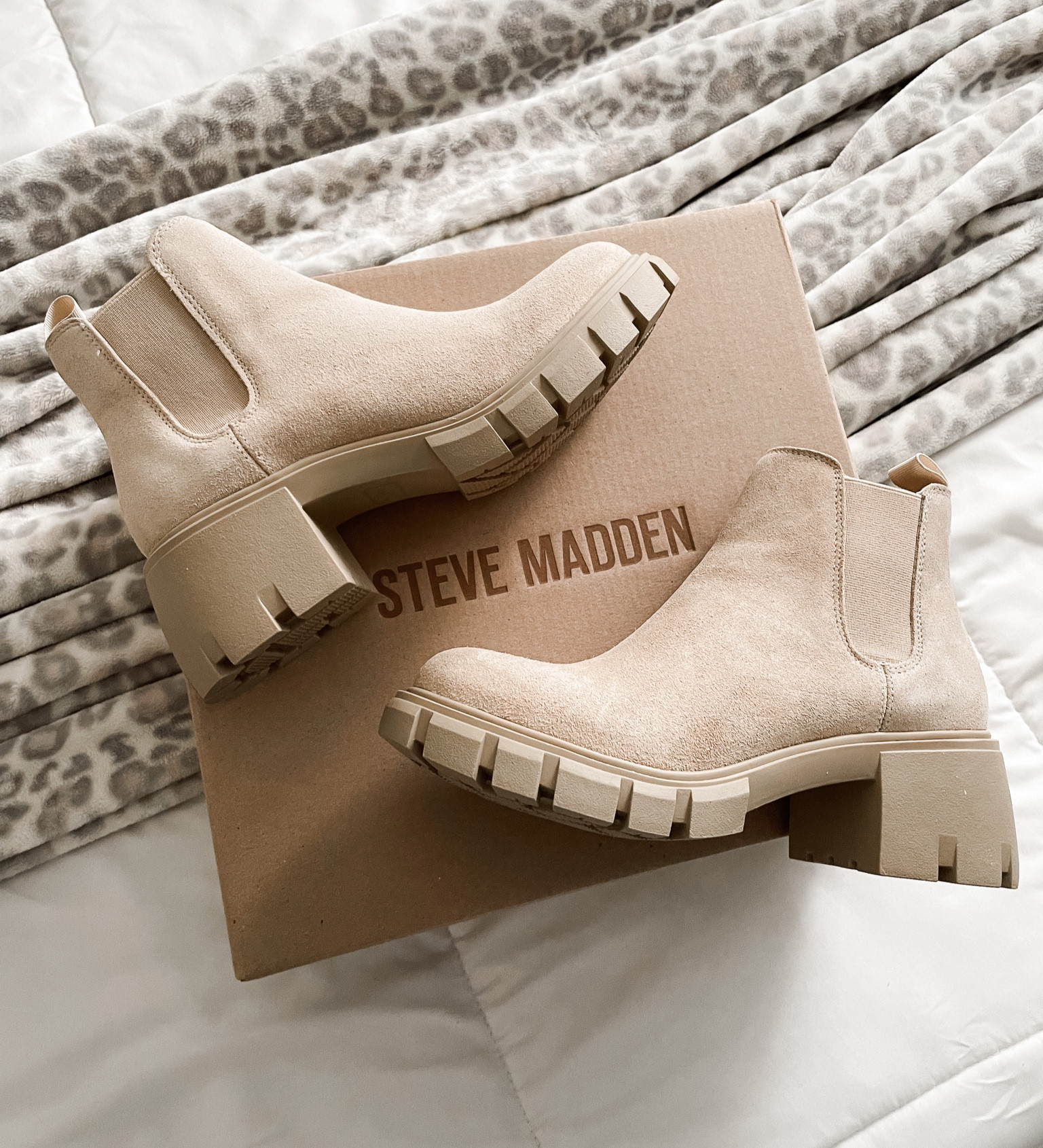 Fall is coming🫶🏻

Fall boots, booties, Steve Madden, tan boots, black boots, tall boots, ankle boot

#LTKBacktoSchool #LTKSeasonal #LTKshoecrush