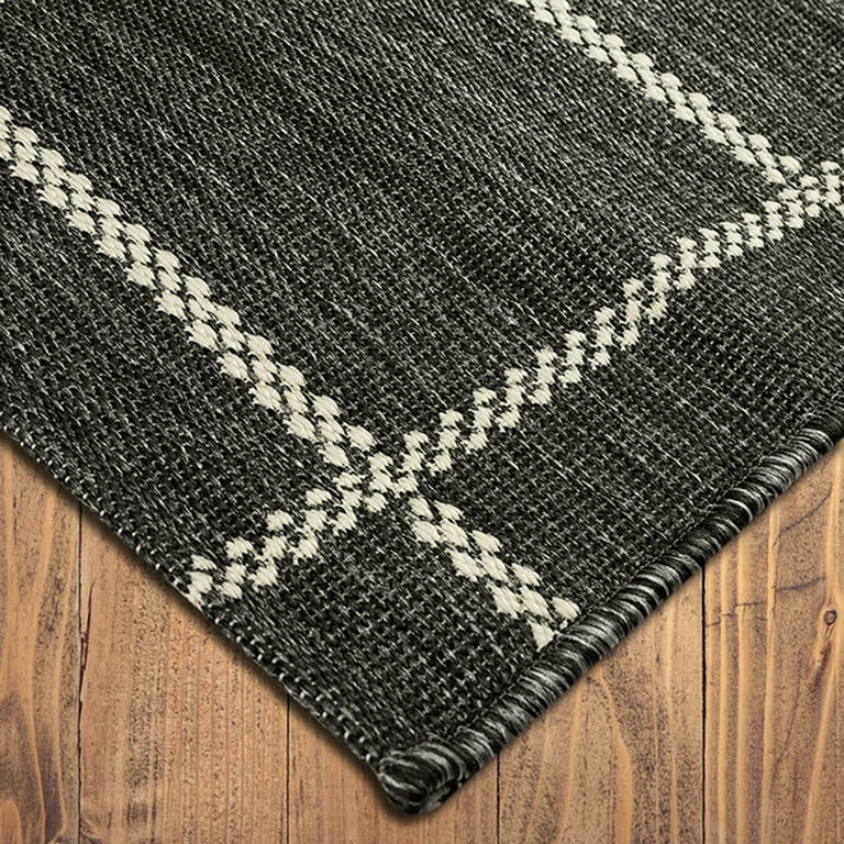 Mainstays Charcoal Checkered Woven 5’ x 7’ Outdoor Rug - Polypropylene/Polyester - Black & Wh... | Walmart (US)