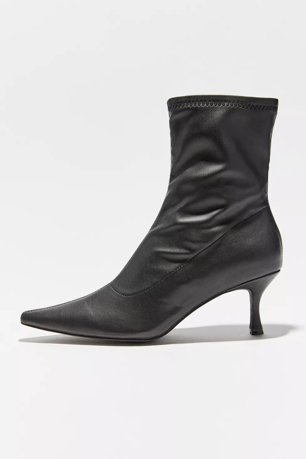 UO Kamila Kitten Heel Ankle Boot | Urban Outfitters (US and RoW)