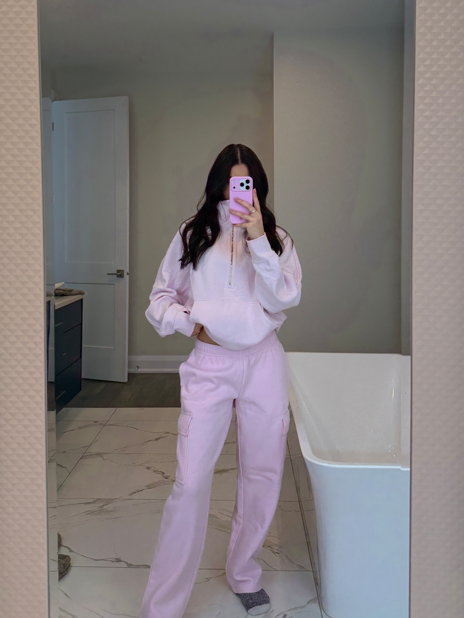 Cozy pink sweats 💗 wearing M/L top, S bottom 

#LTKootd #LTKSaleAlert