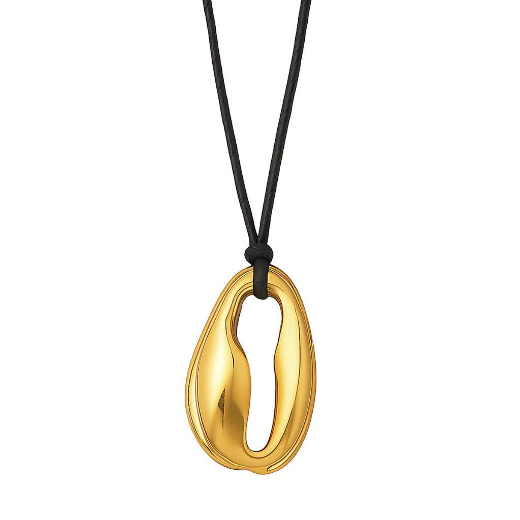 Vanna Oversized Shell Cord Necklace | Ellie Vail Jewelry