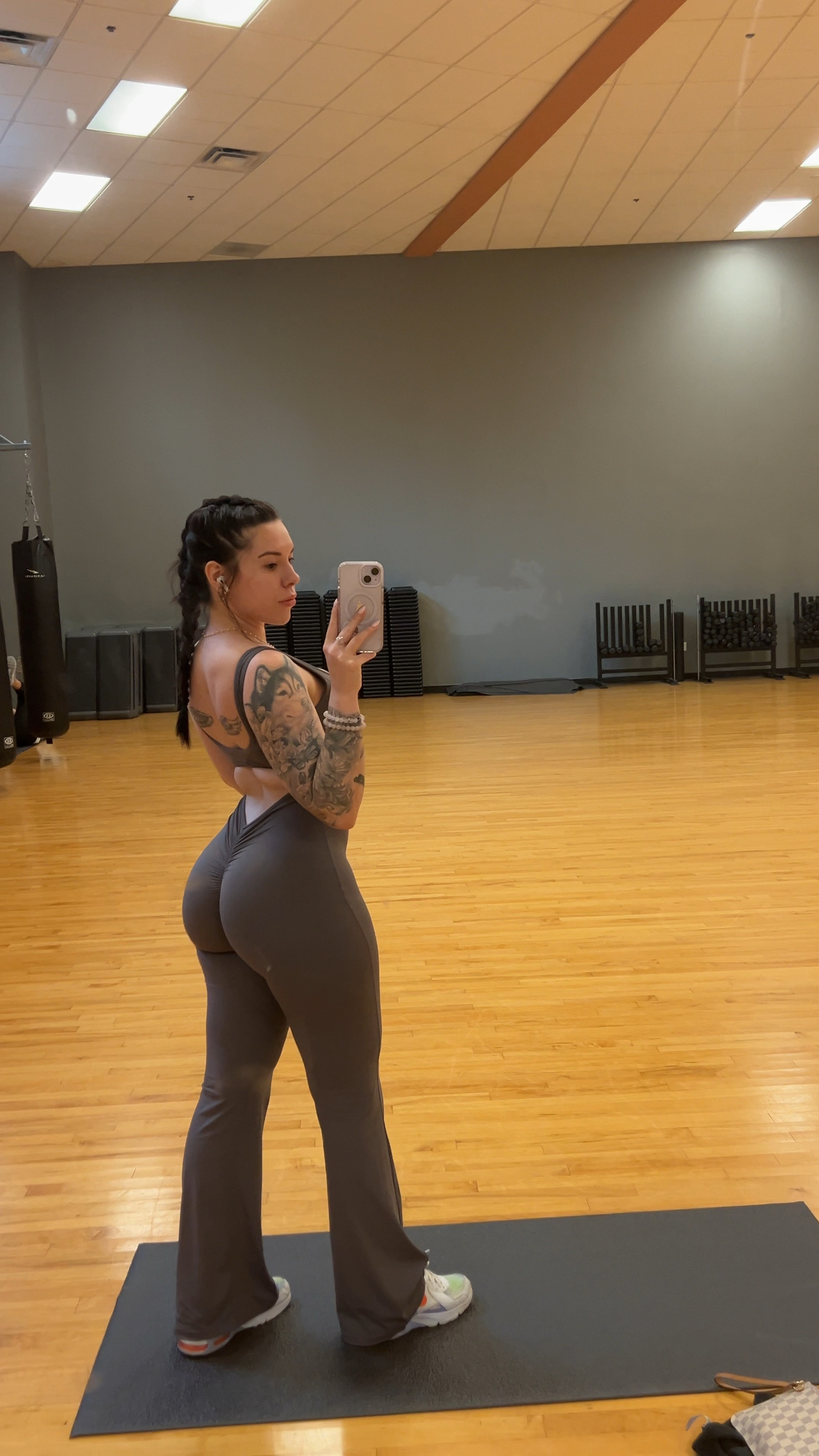 Gym baddie attire. Show off what you’ve been working hard for 😉

#LTKVideo #LTKFindsUnder50 #LTKActive