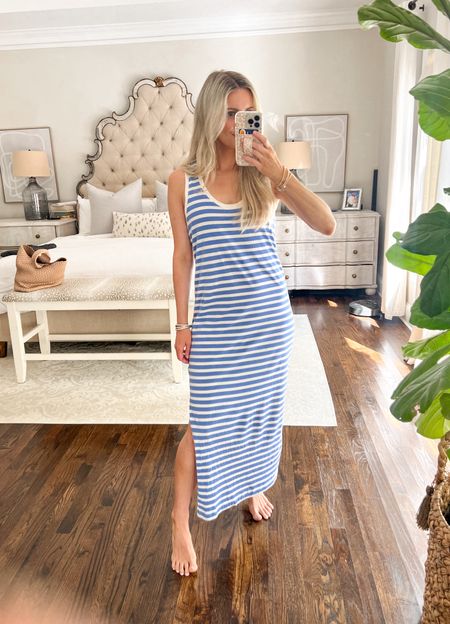 The easiest dress to throw on and go! Made from organic cotton 🤍  wearing size XS 

Summer dress 
Cotton dress 
Midi dress 

#LTKSeasonal