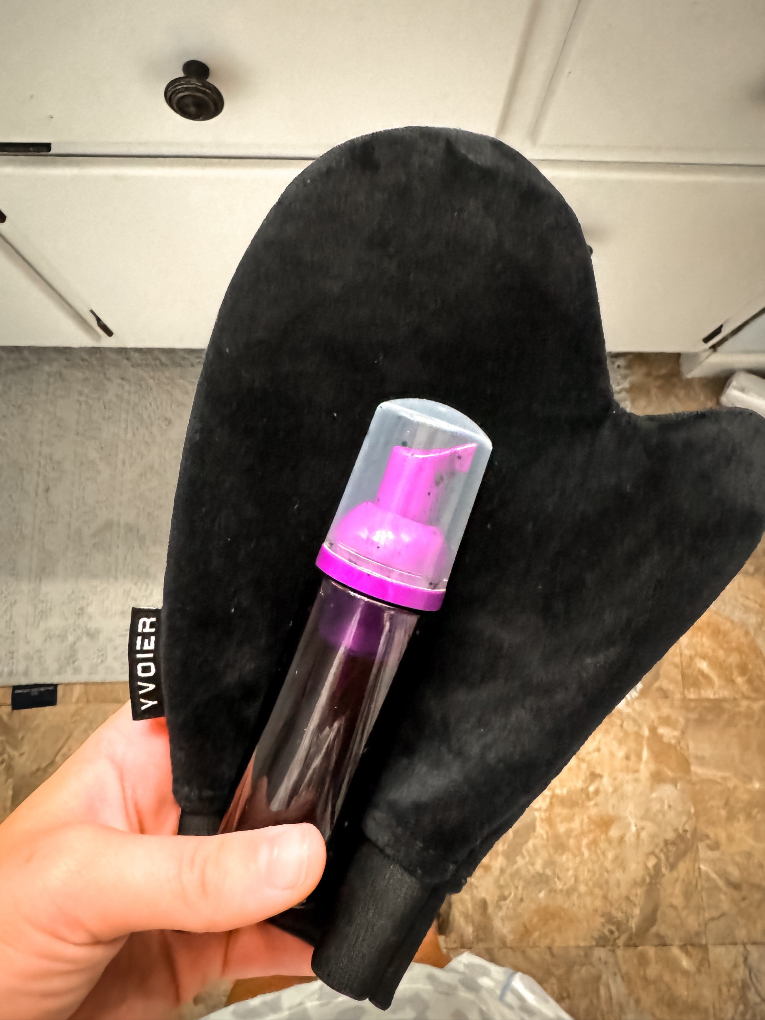 My self tan essentials 👙☀️
Tips for a perfect self tan:
-use a mitt, not rubber gloves!
-self tan in small sections so that other sections don’t dry before you have a chance to blend them!
-make sure to bend your knees and elbows when blending!
-don’t self tan straight out of the shower, give your pores a chance to close!

#LTKswim #LTKbeauty #LTKtravel