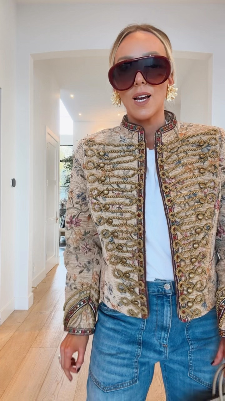 Hands down the most stunning jacket Zara has done in a long time 💯💯💯