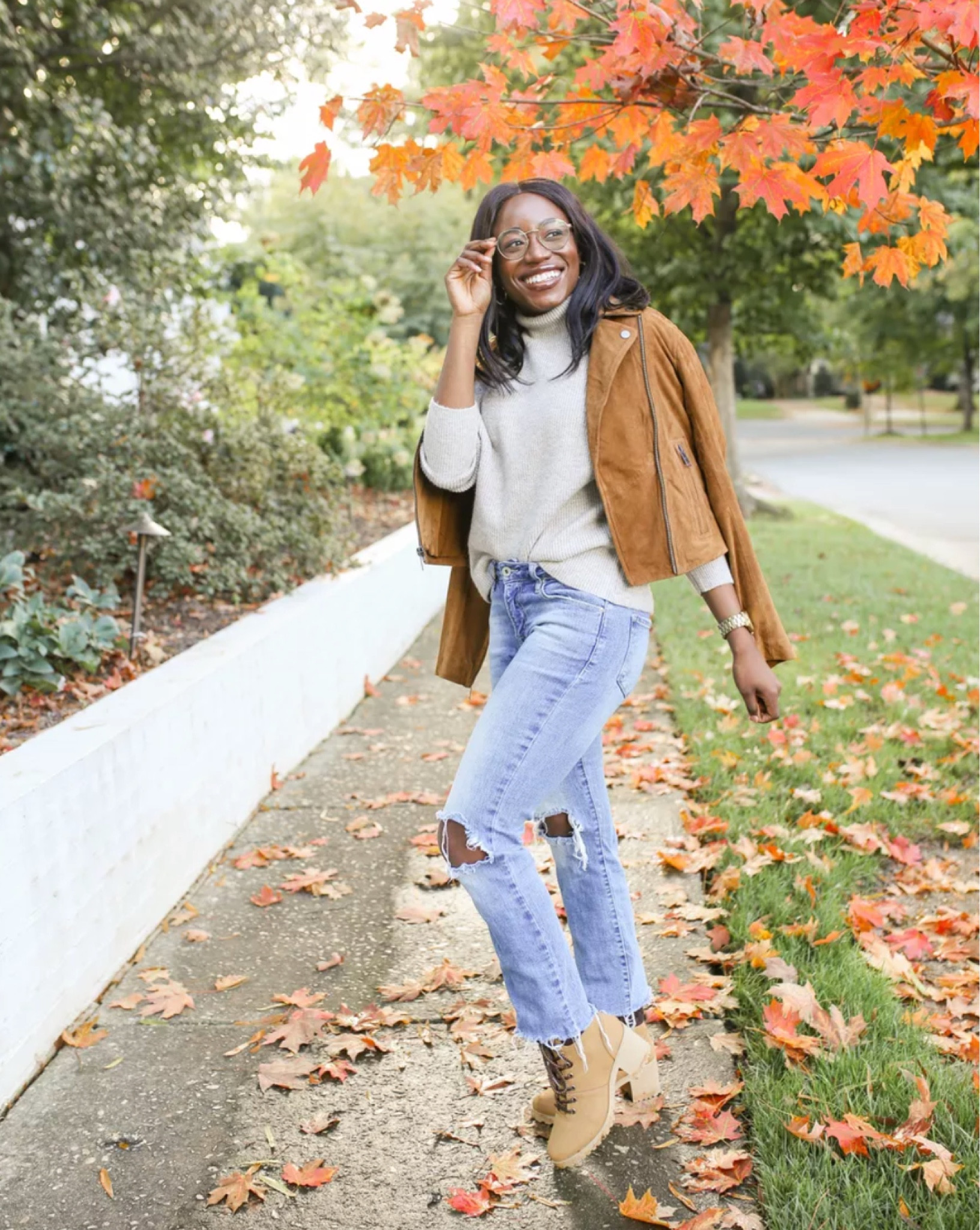 Brown suede moto jackets for fall - fall coats - American eagle jeans - mom jeans outfit 


#LTKSeasonal #LTKstyletip #LTKsalealert