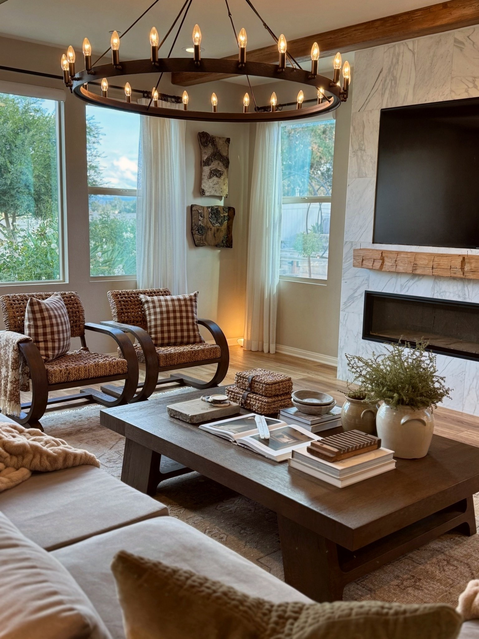 After holiday refresh! #home #homedecor #interiordesign 
. 
. 
NOTE: The greenery in the pot is from Hobby Lobby 
 

 #LTKActive #LTKU #LTKHome